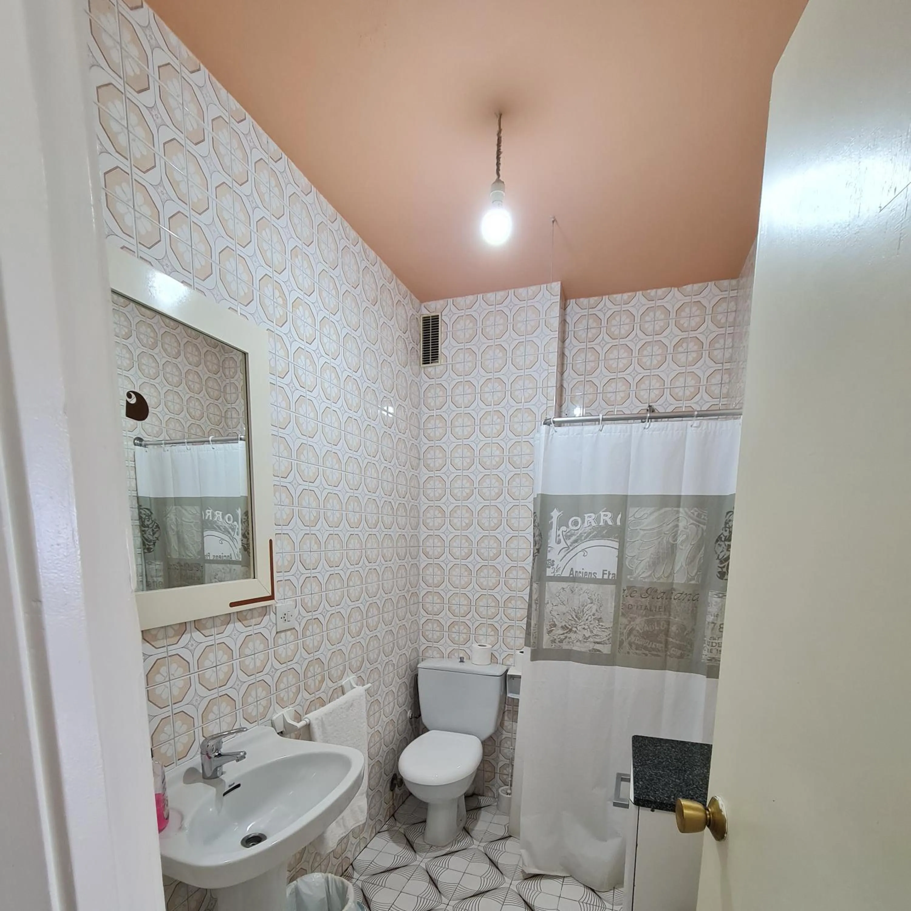 Shower in Apartamentos O Cargadeiro Ribadeo