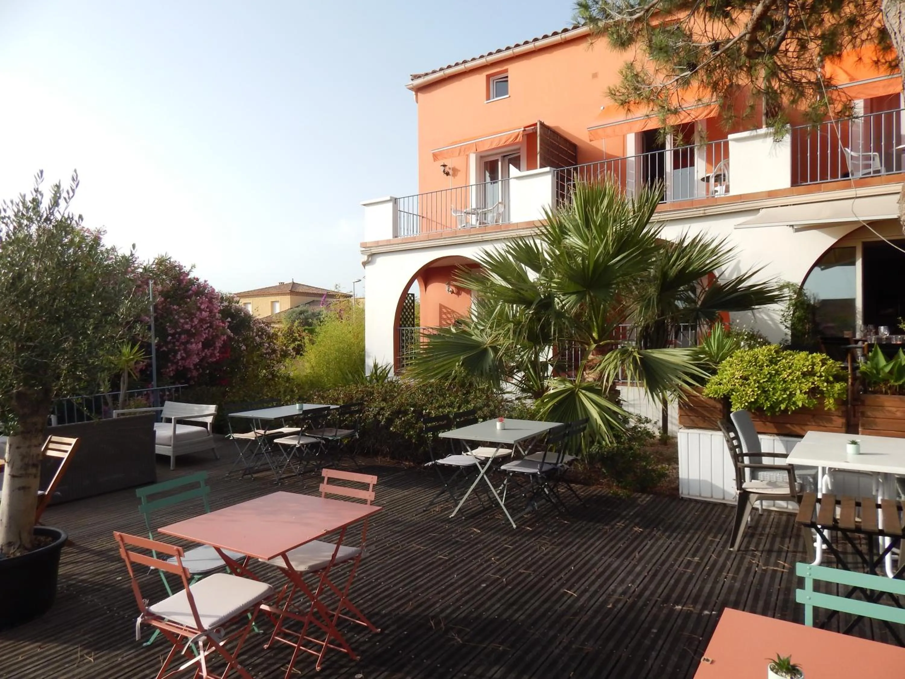 Property building in Hôtel Athéna