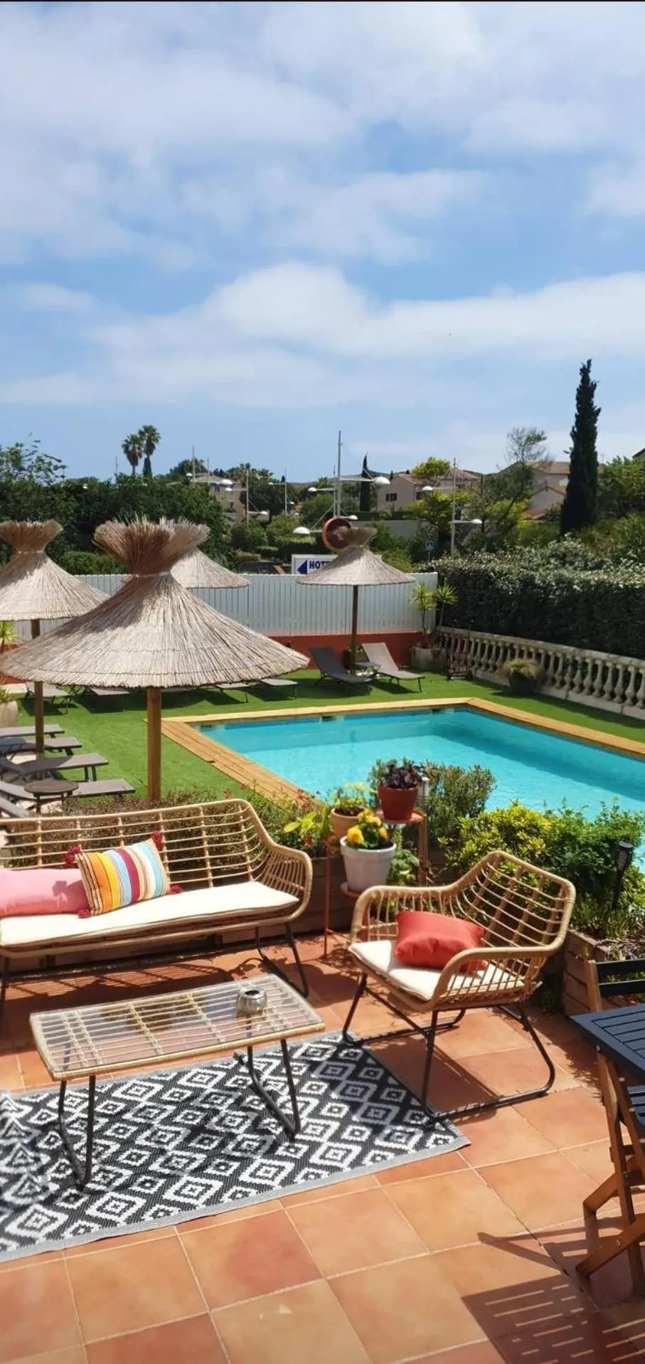 Property building in Hôtel Athéna