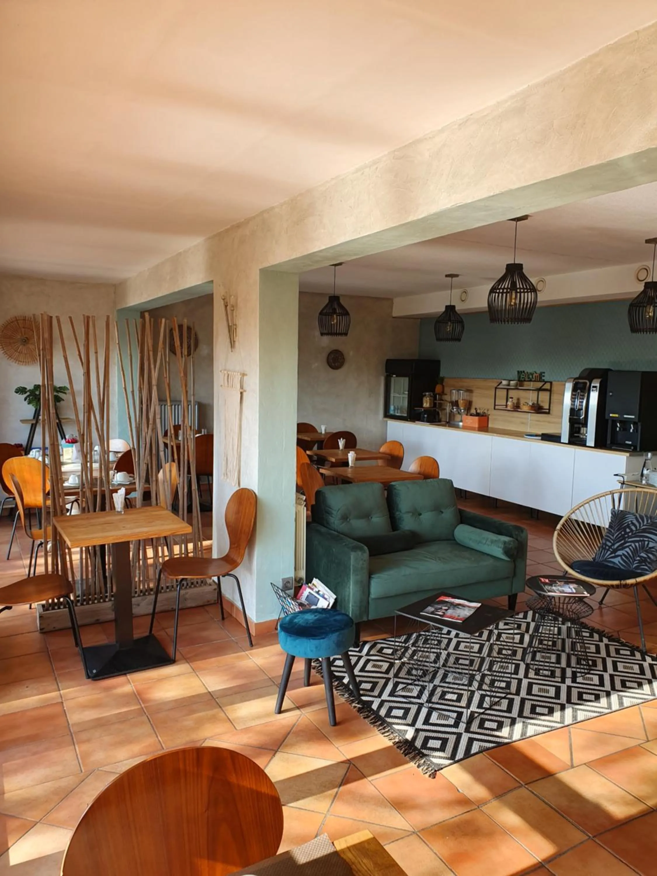 Lounge or bar in Hôtel Athéna