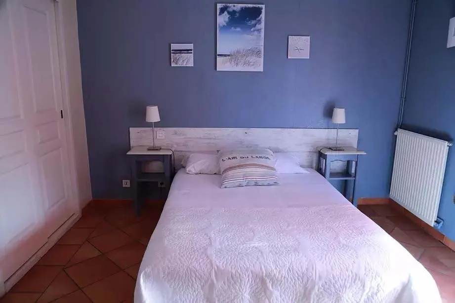 Bed in Hôtel Athéna