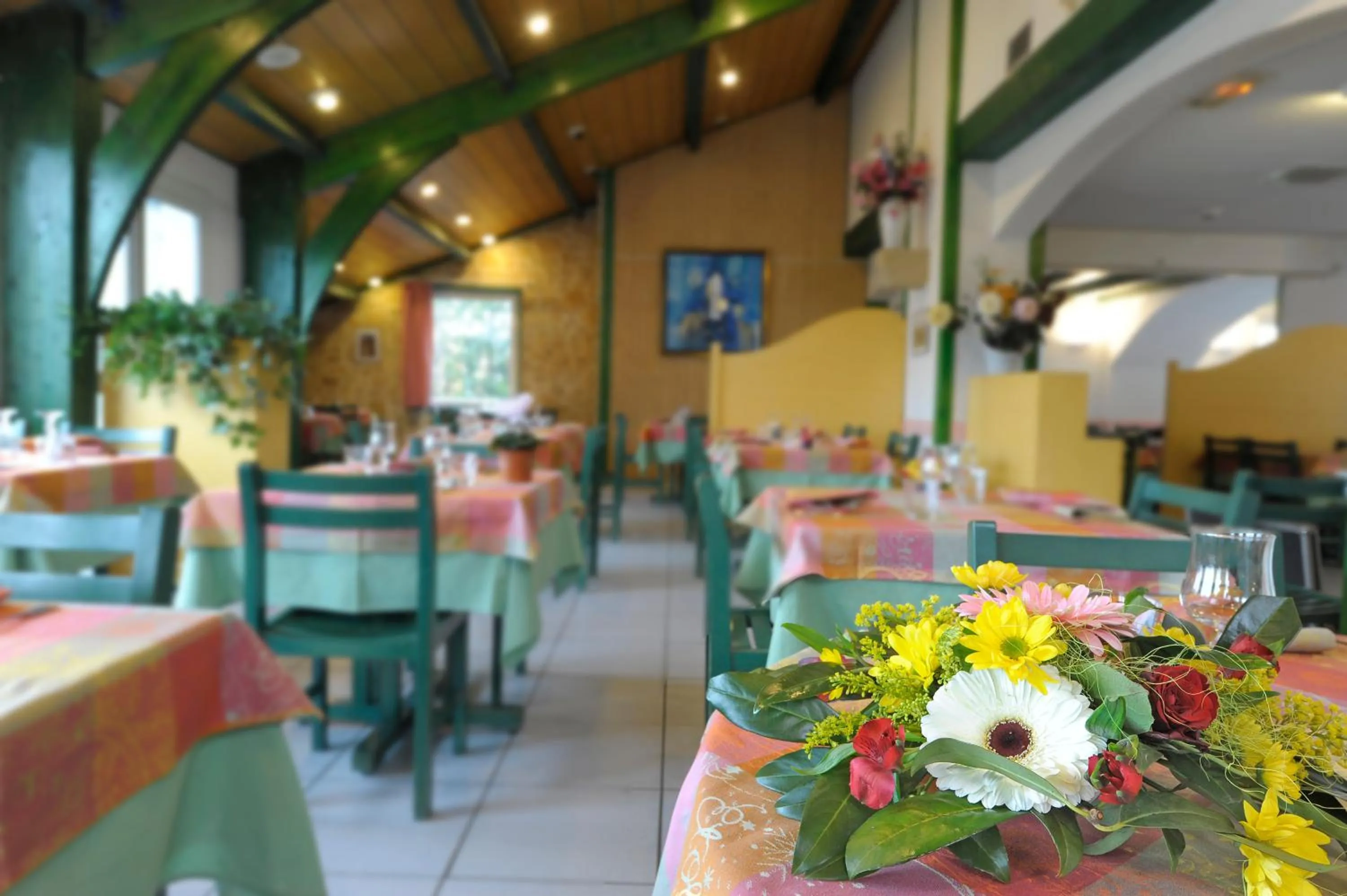 Restaurant/places to eat in LOGIS Hôtel Le Moulin Des Gardelles