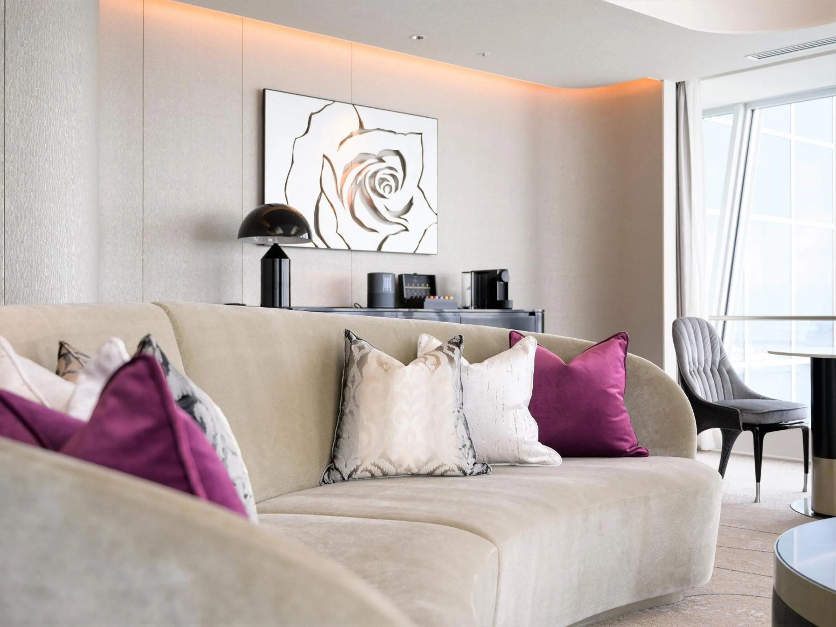 Living room in The Kahala Hotel & Resort Yokohama