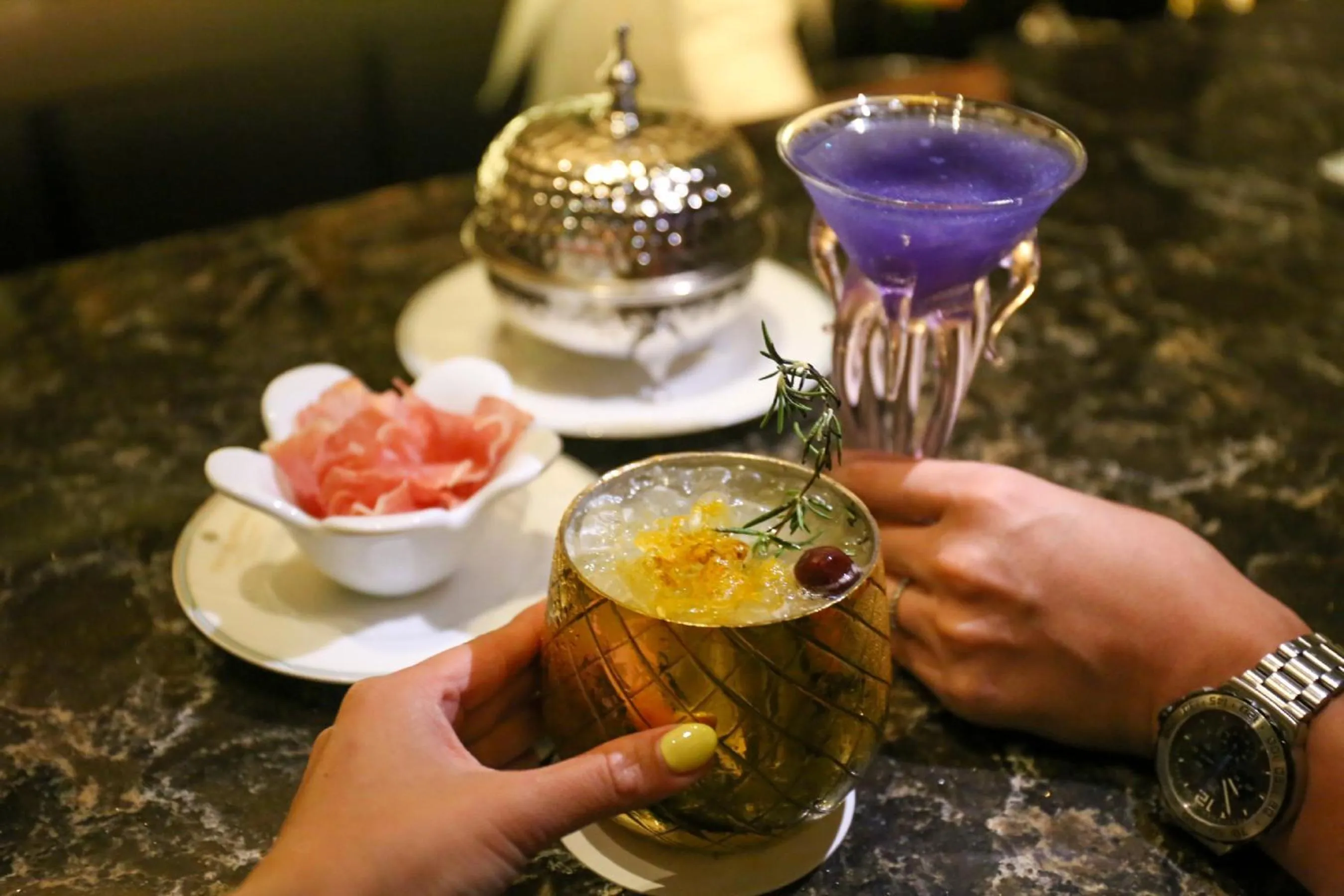 Lounge or bar in The Kahala Hotel & Resort Yokohama