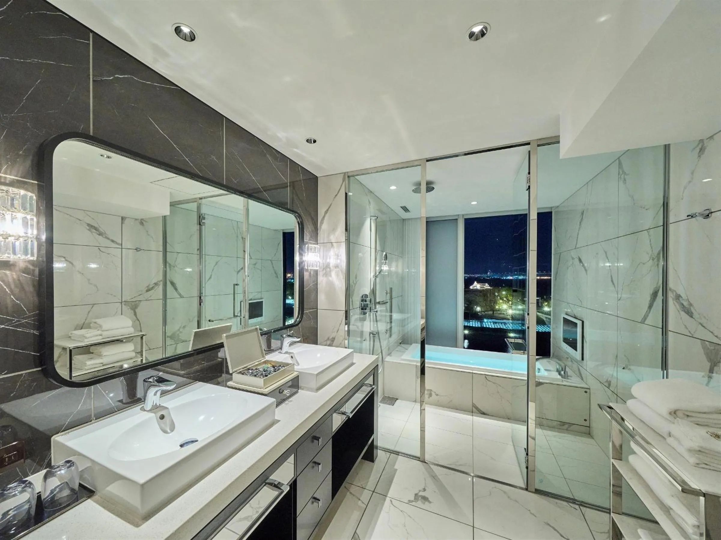 Bathroom in The Kahala Hotel & Resort Yokohama