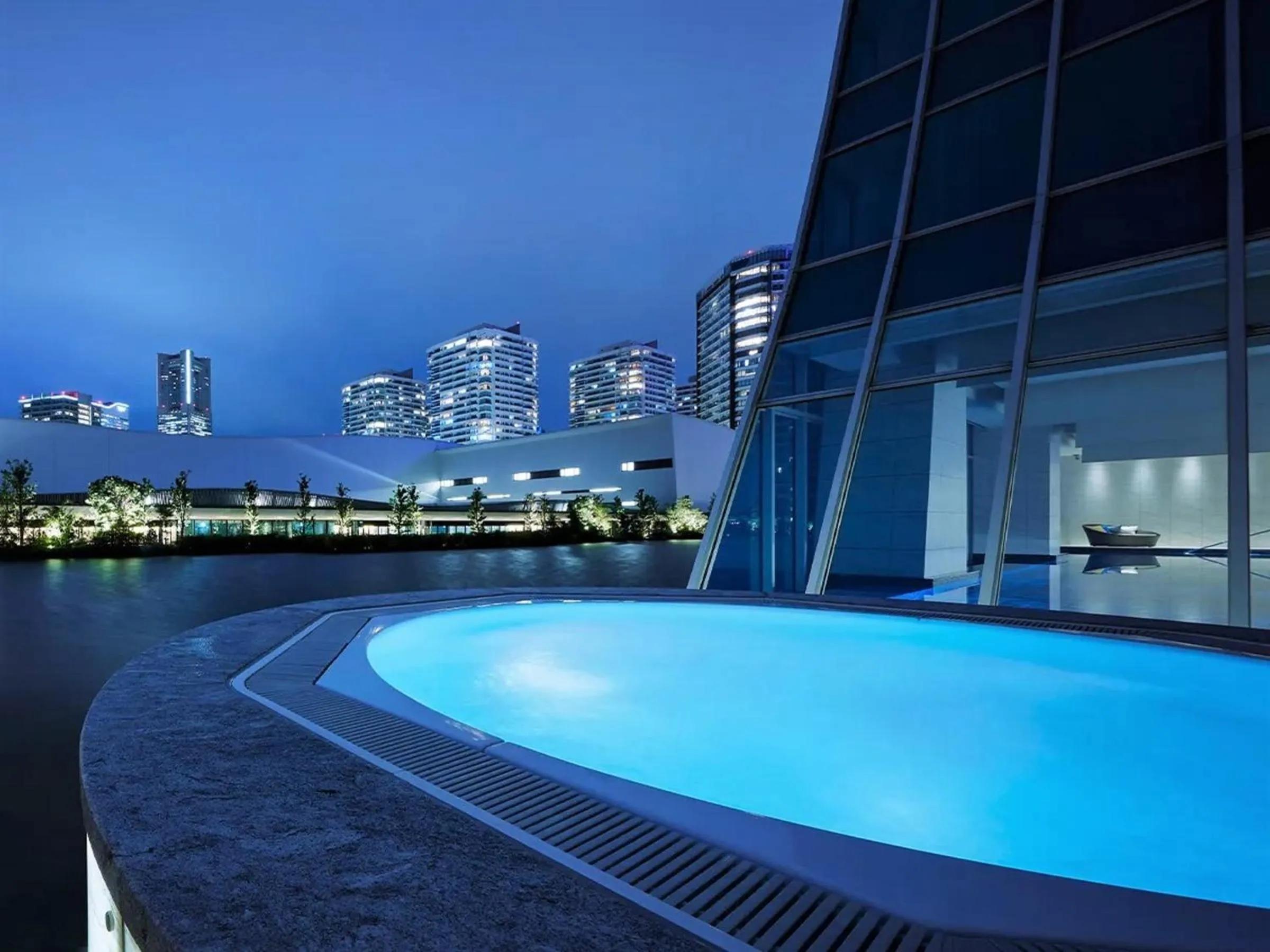 Hot Tub in The Kahala Hotel & Resort Yokohama