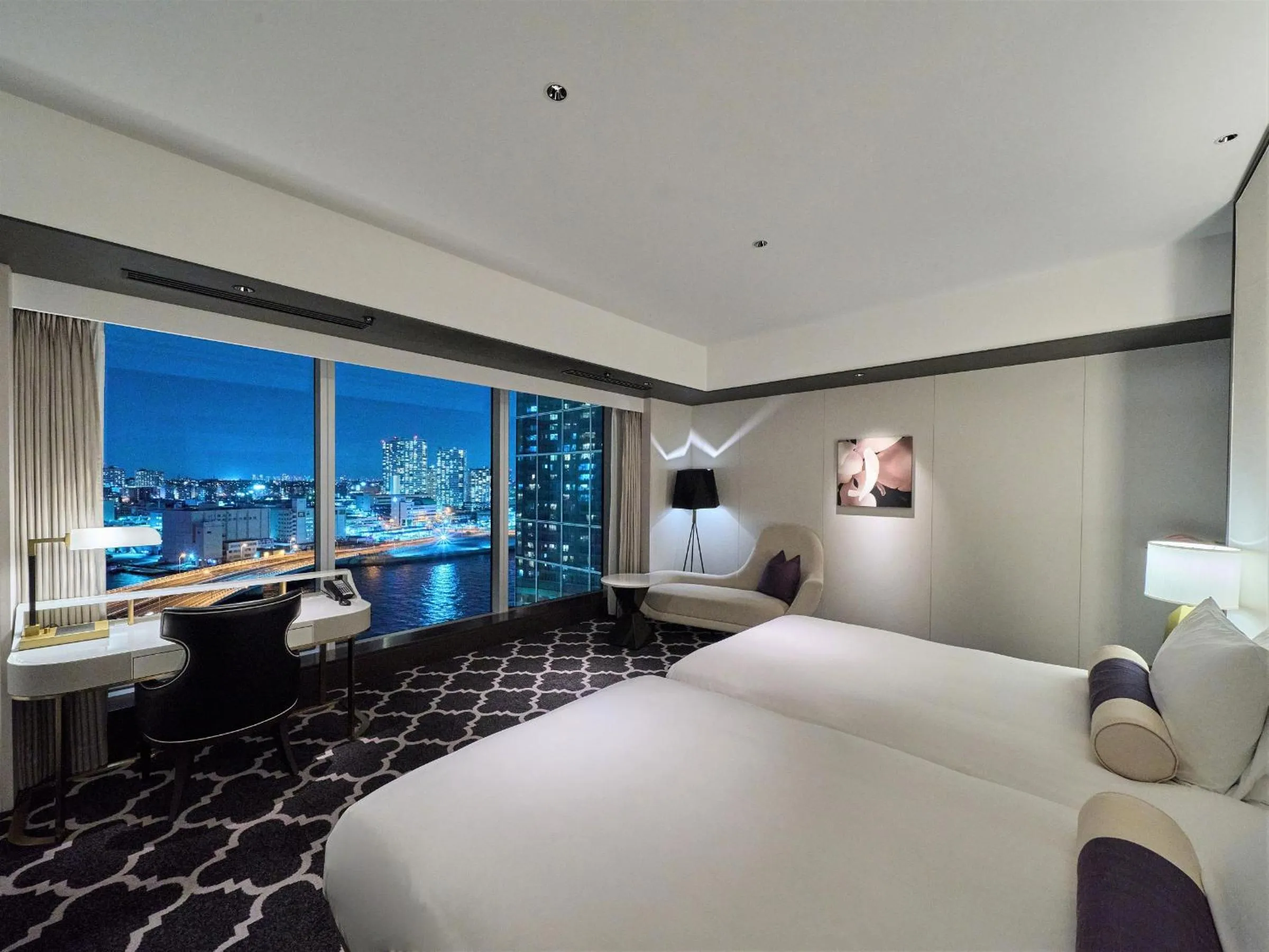 Photo of the whole room, Bed in The Kahala Hotel & Resort Yokohama