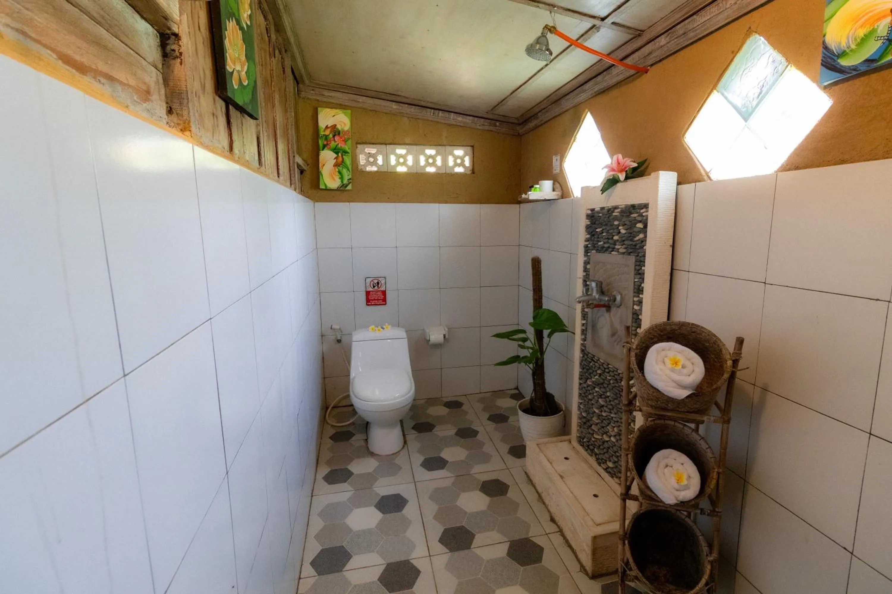 Bathroom in Royal JJ Ubud Resort & Spa