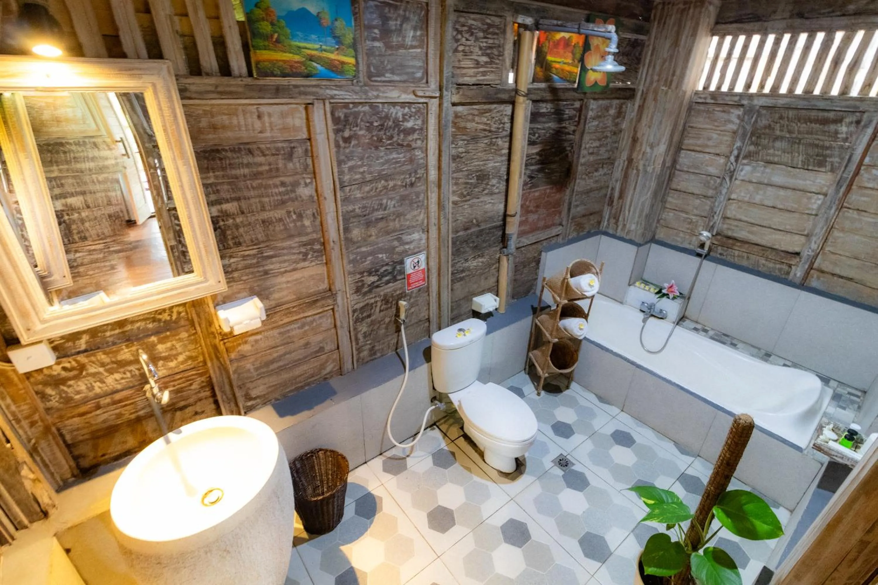 Bathroom in Royal JJ Ubud Resort & Spa