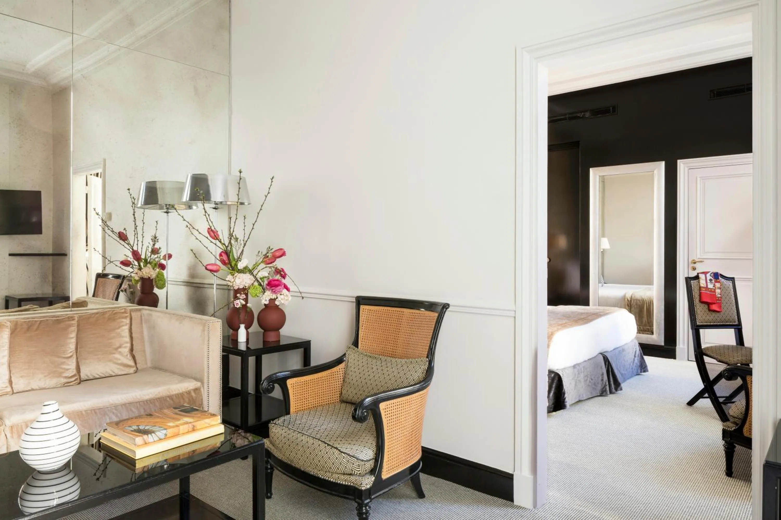 Photo of the whole room, Bed in Castille Paris – Starhotels Collezione