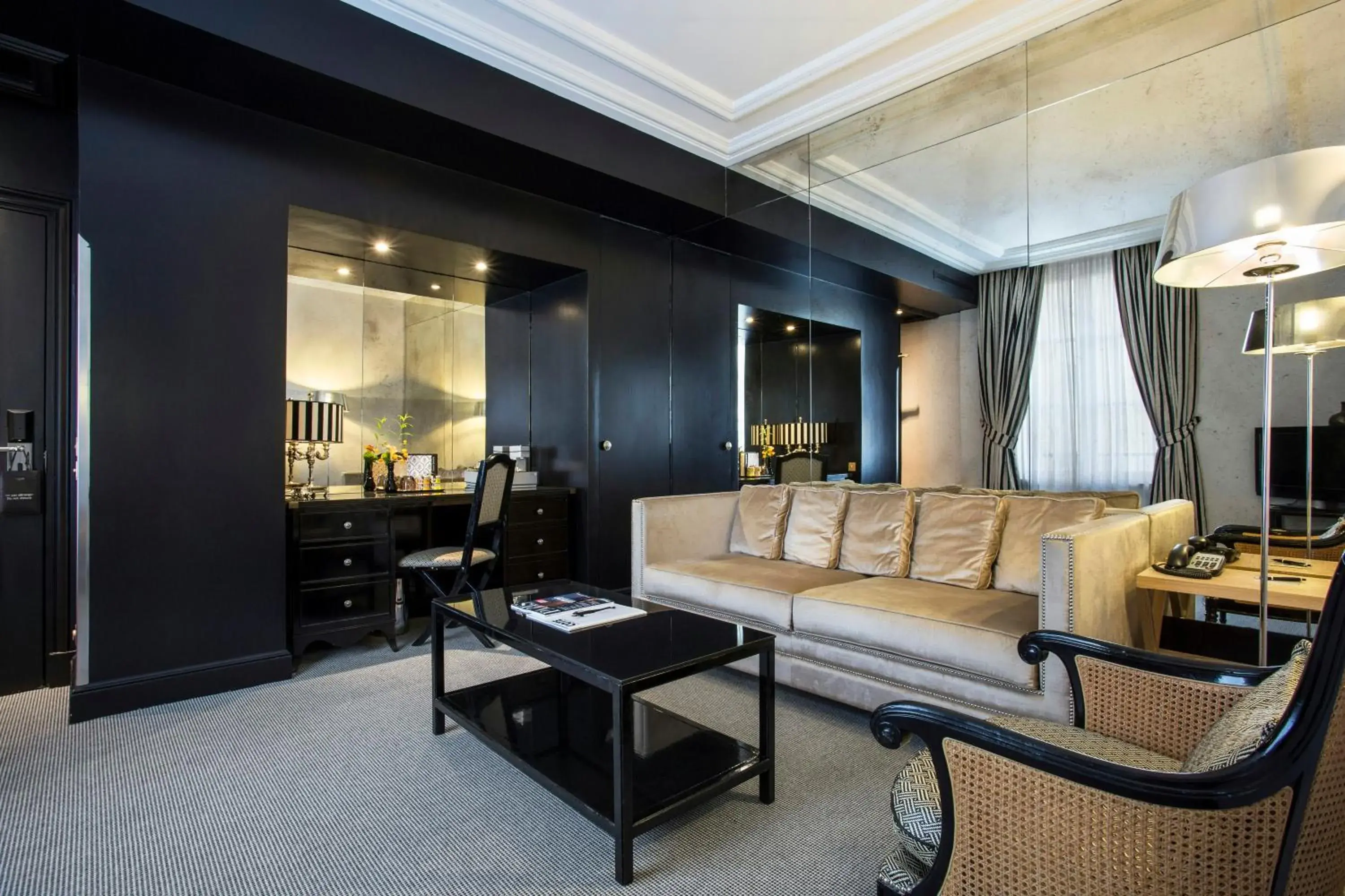 Suite - single occupancy in Castille Paris – Starhotels Collezione Suite - single occupancy in Castille Paris – Starhotels Collezione