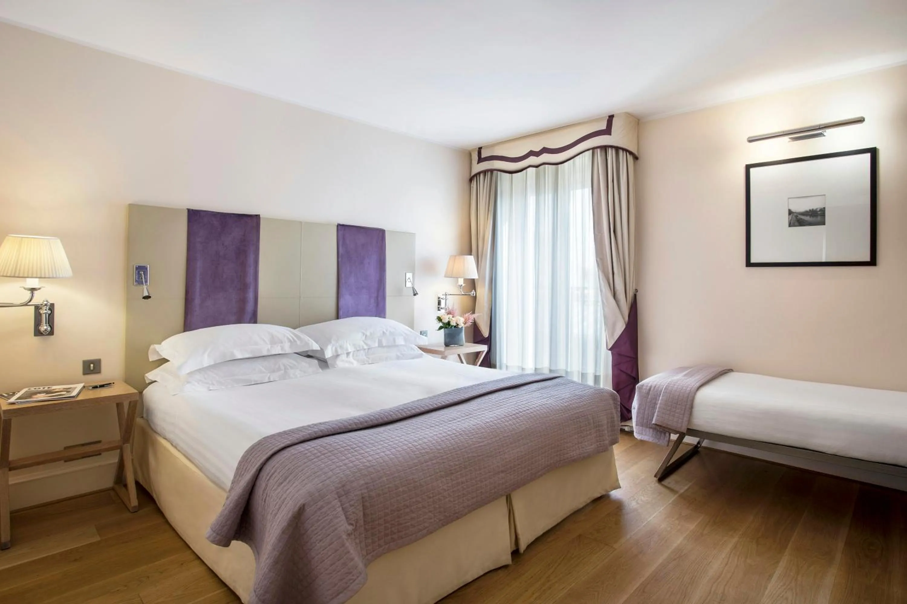 Bedroom, Bed in Castille Paris – Starhotels Collezione