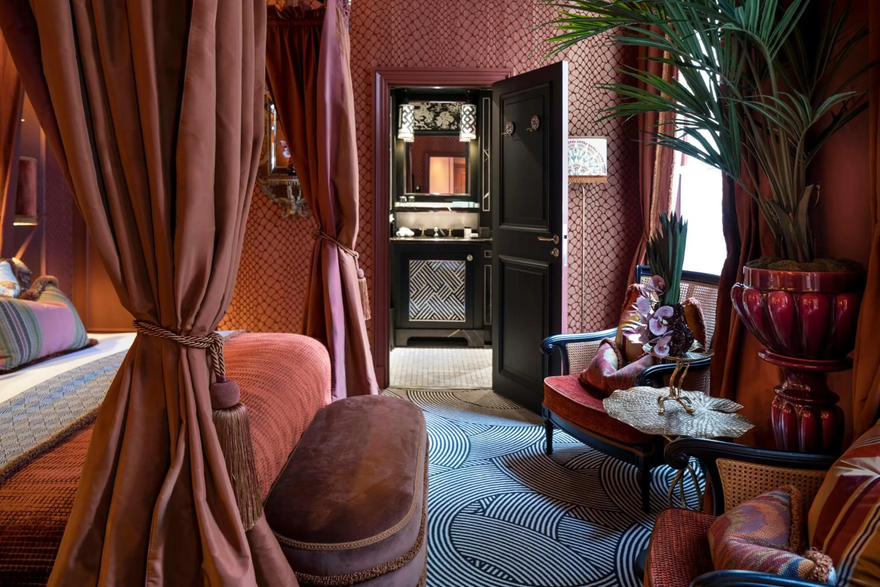 Photo of the whole room in Castille Paris – Starhotels Collezione