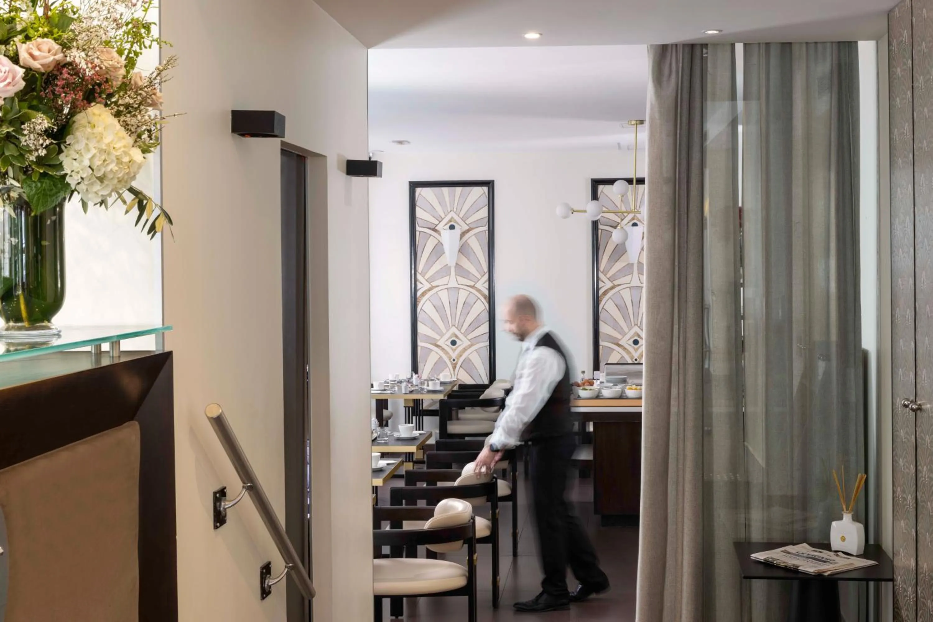 Buffet breakfast in Hotel Elysées Bassano