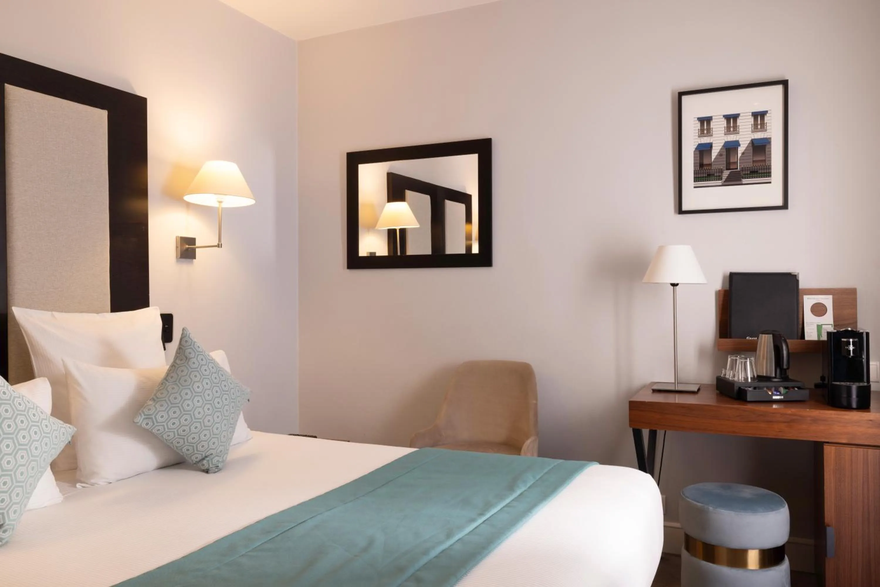 Bed in Hotel Elysées Bassano