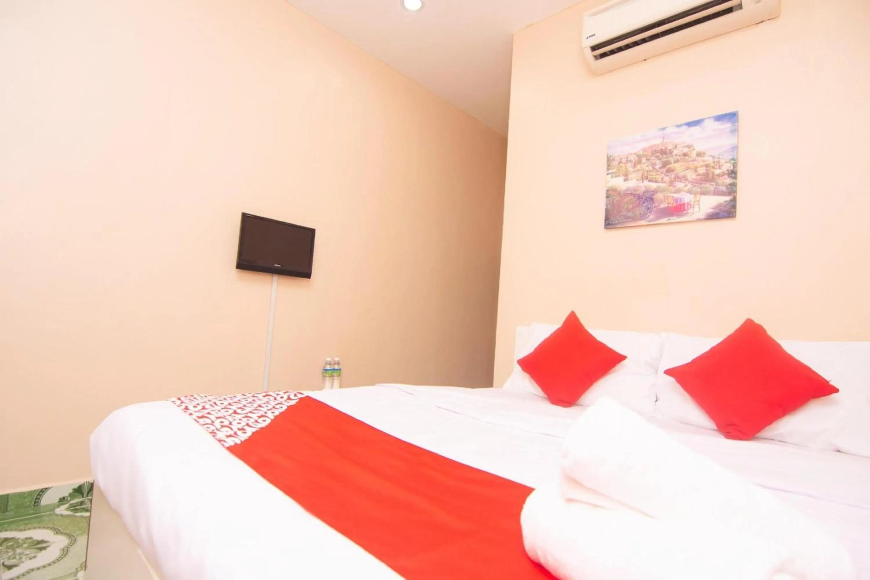 TV and multimedia, Bed in Hotel O Hajah Rohayah