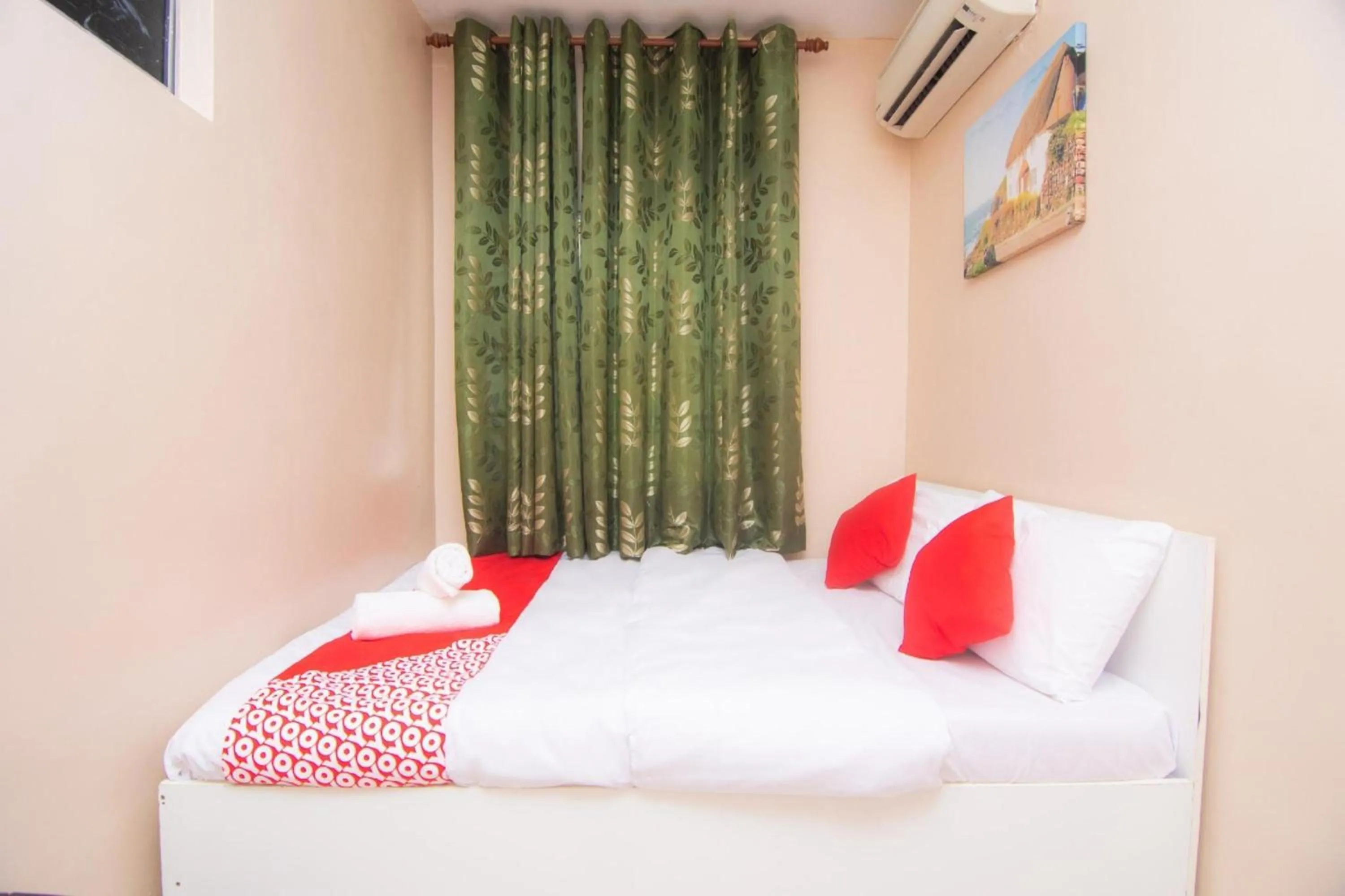 Photo of the whole room, Bed in Hotel O Hajah Rohayah