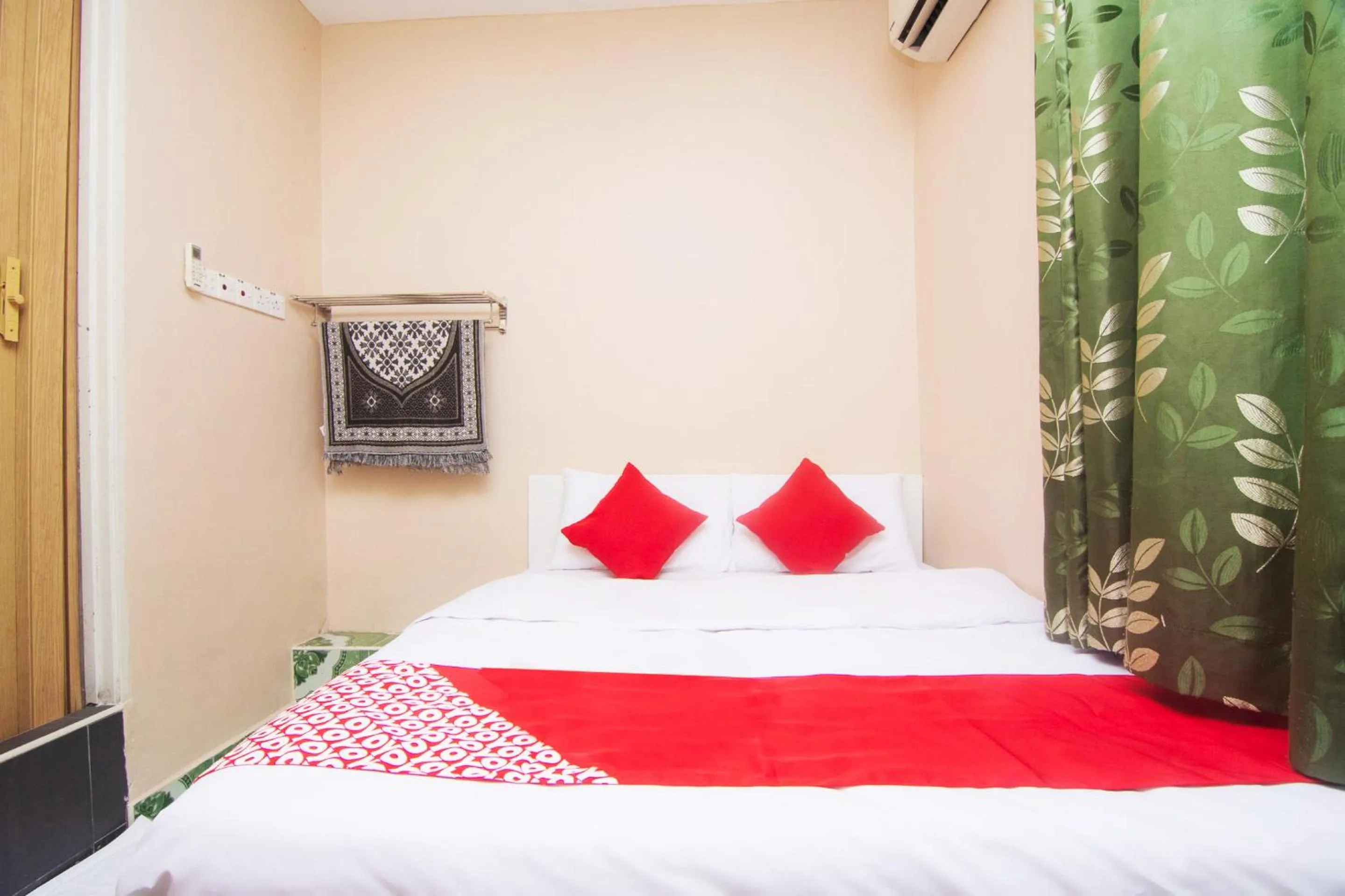 Bedroom, Bed in Hotel O Hajah Rohayah