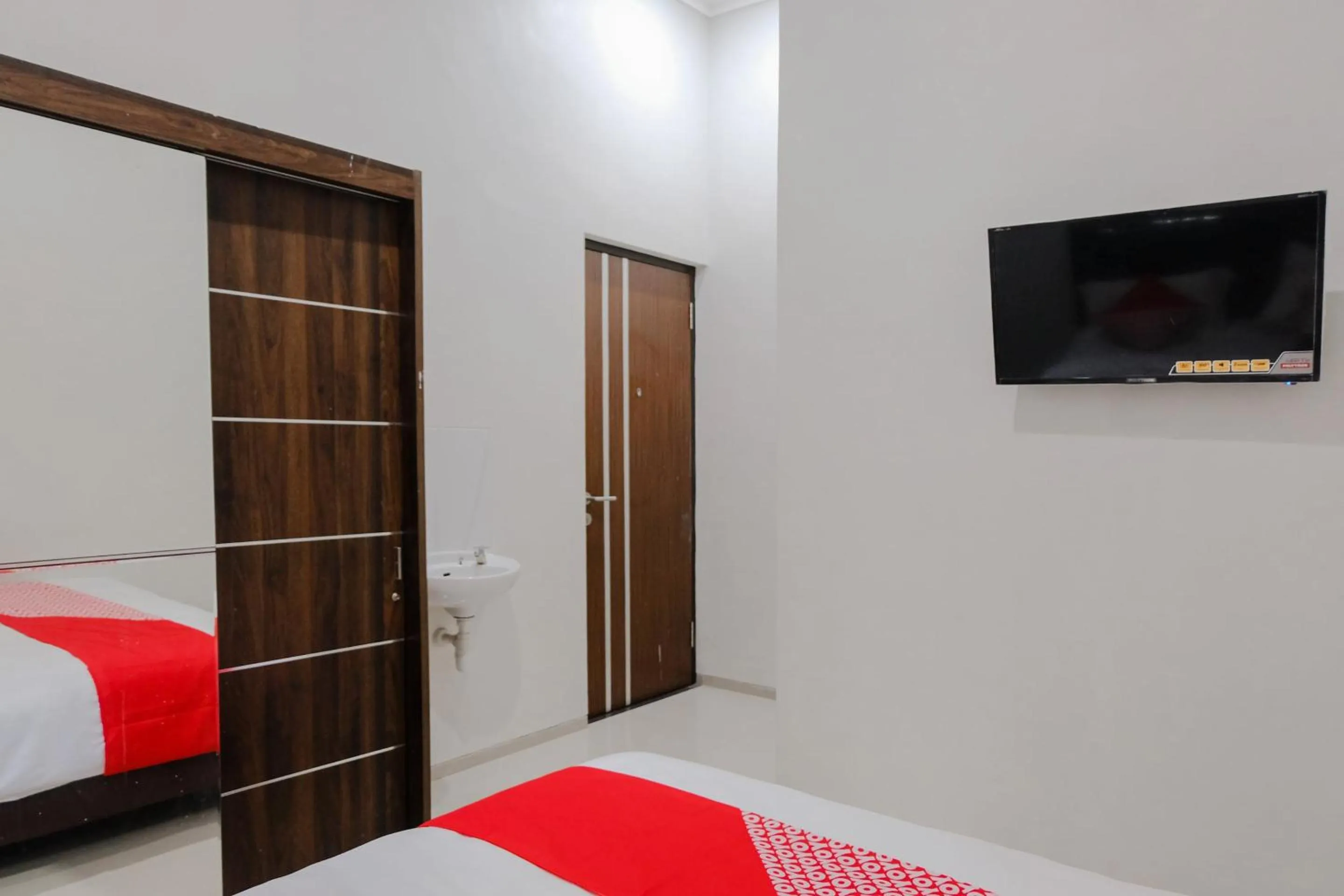 Bedroom, Bed in Hotel O Embun Pagi Syariah Residence