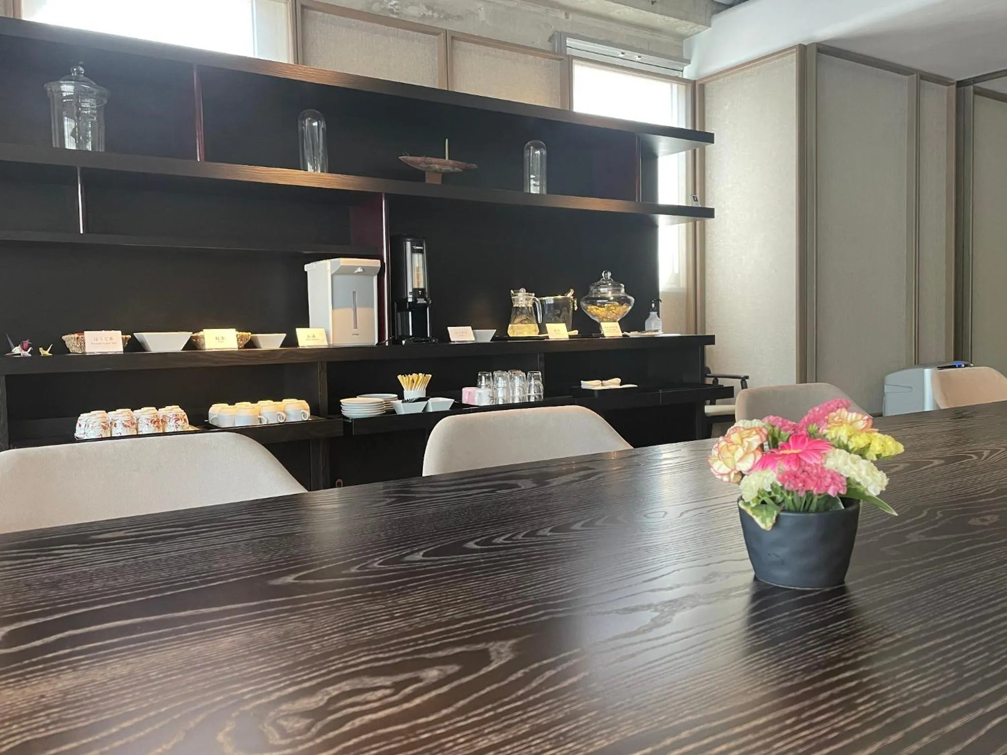 Lounge or bar in THE HOTELS HAKATA KASANE Bayside