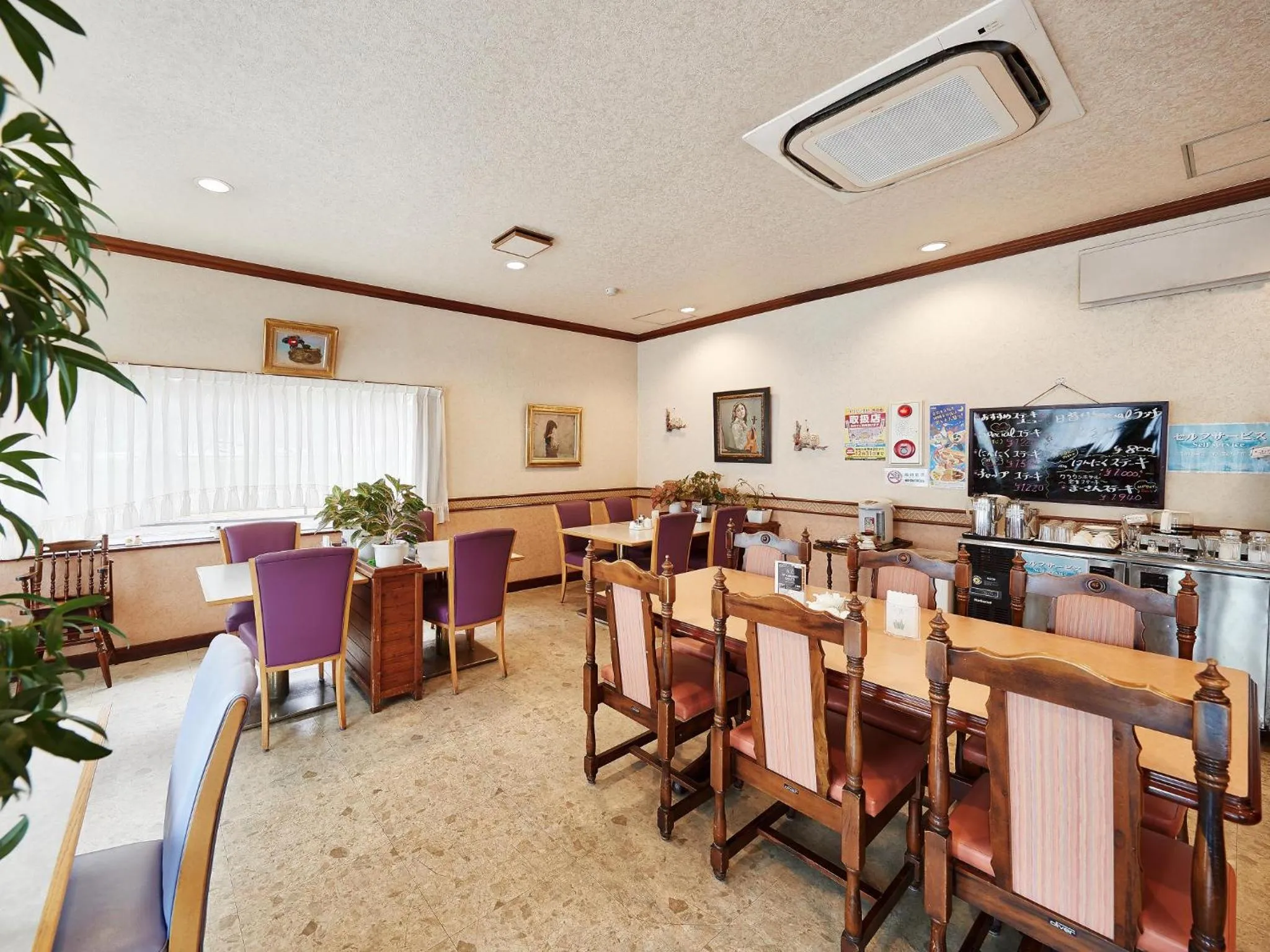 Restaurant/places to eat in Crown Hotel Okinawa
