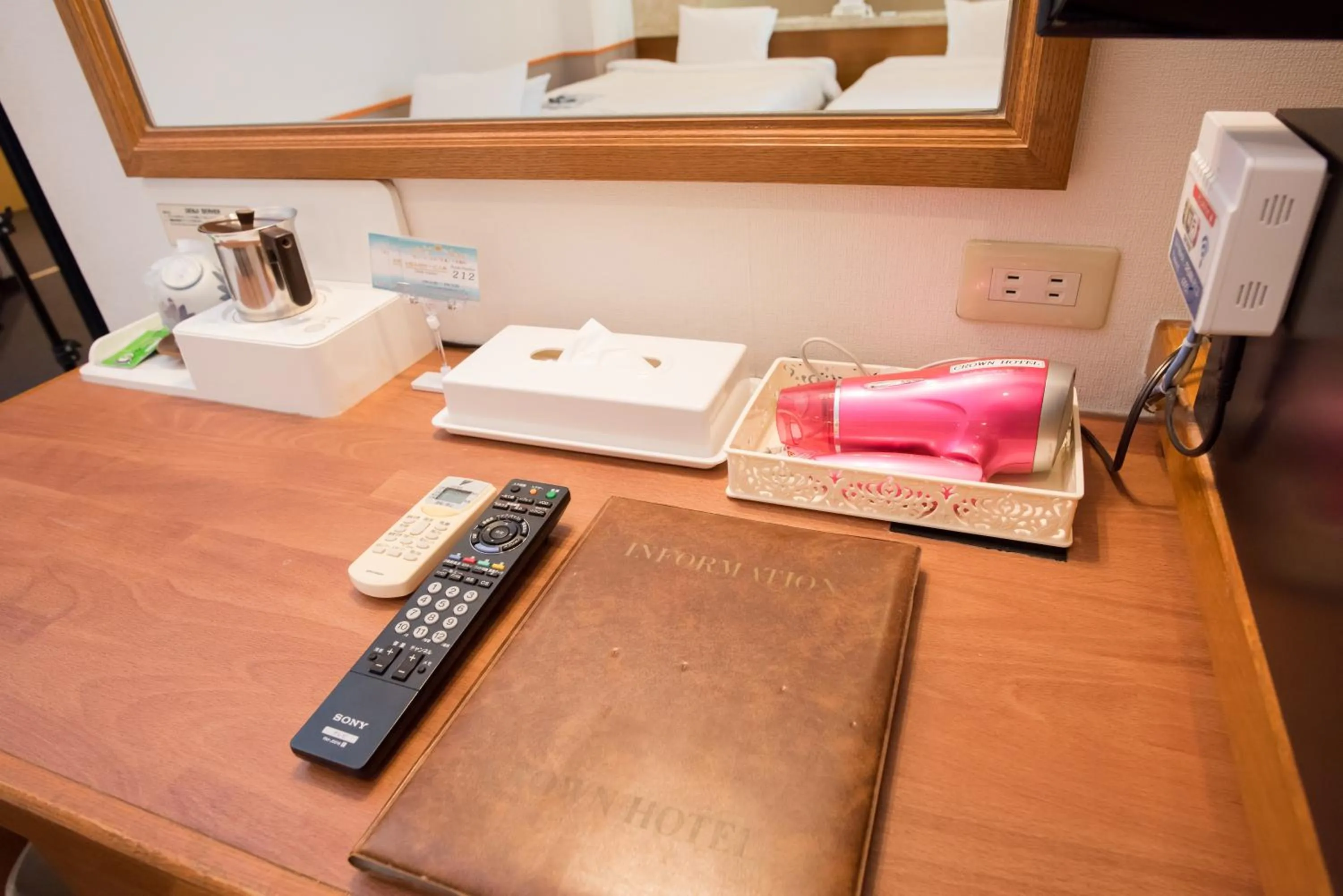 Coffee/tea facilities in Crown Hotel Okinawa