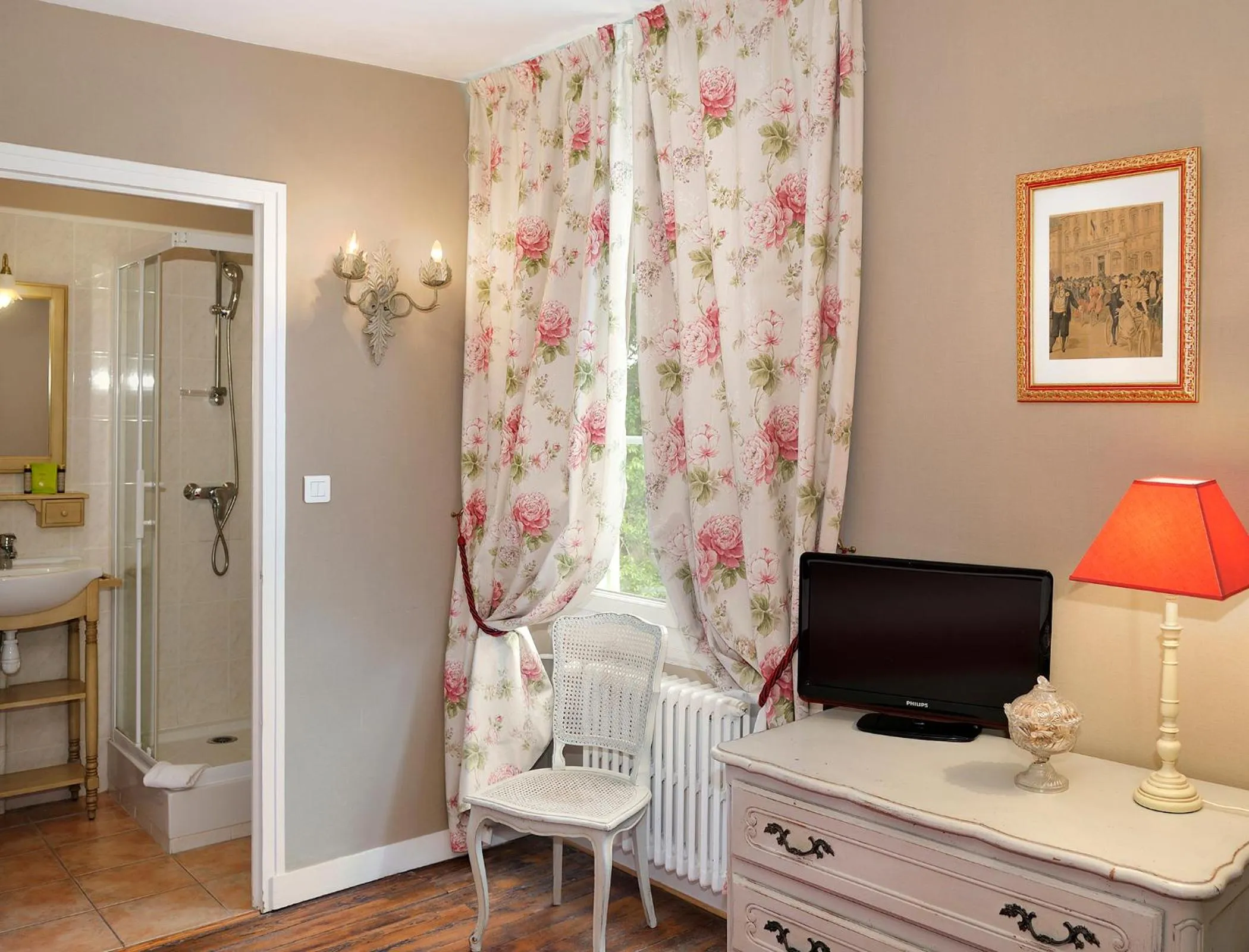 Photo of the whole room in Logis Hotel Villa Marjane