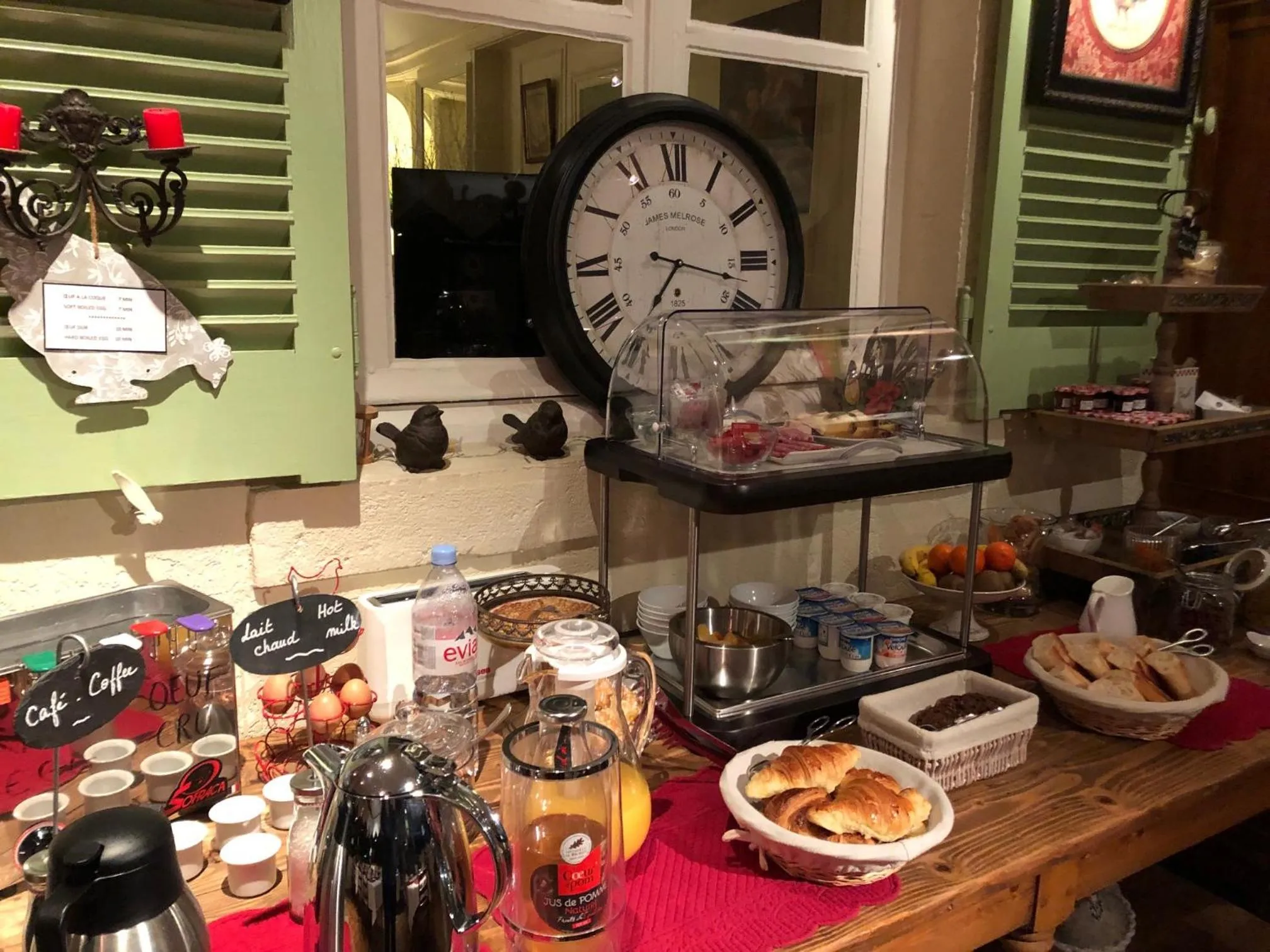 Continental breakfast in Logis Hotel Villa Marjane