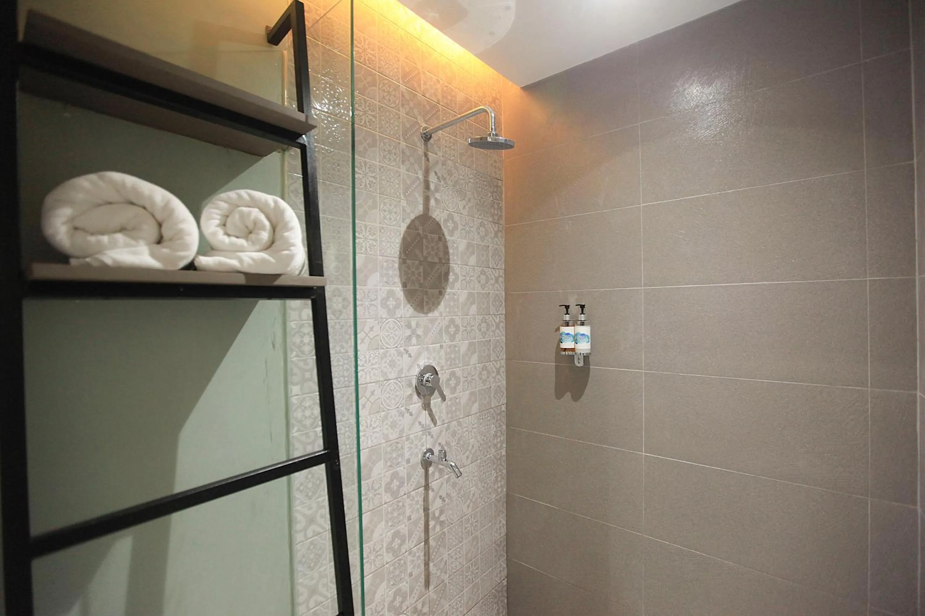 Bathroom in Zenvea Hotel