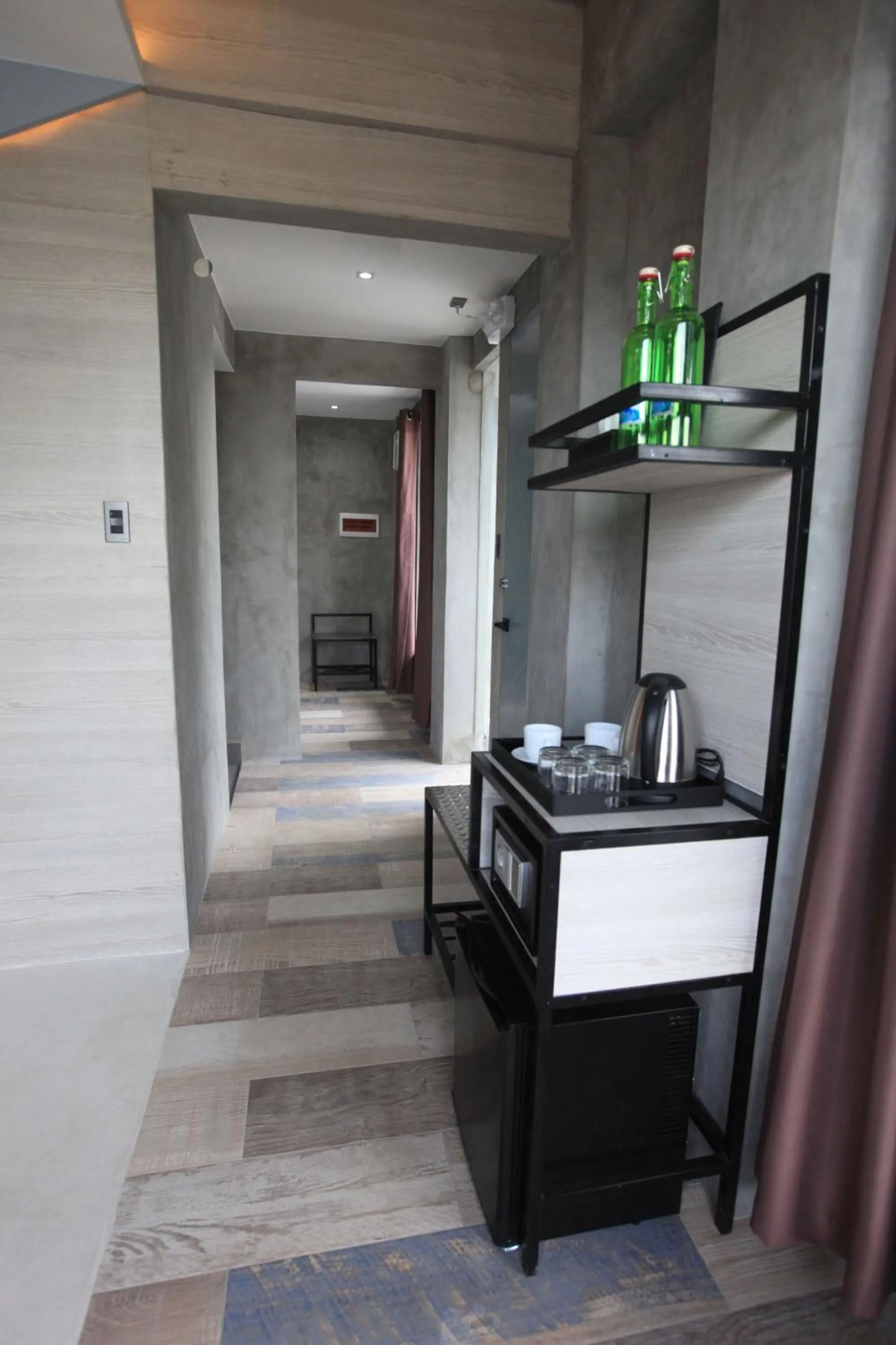 Coffee/tea facilities in Zenvea Hotel