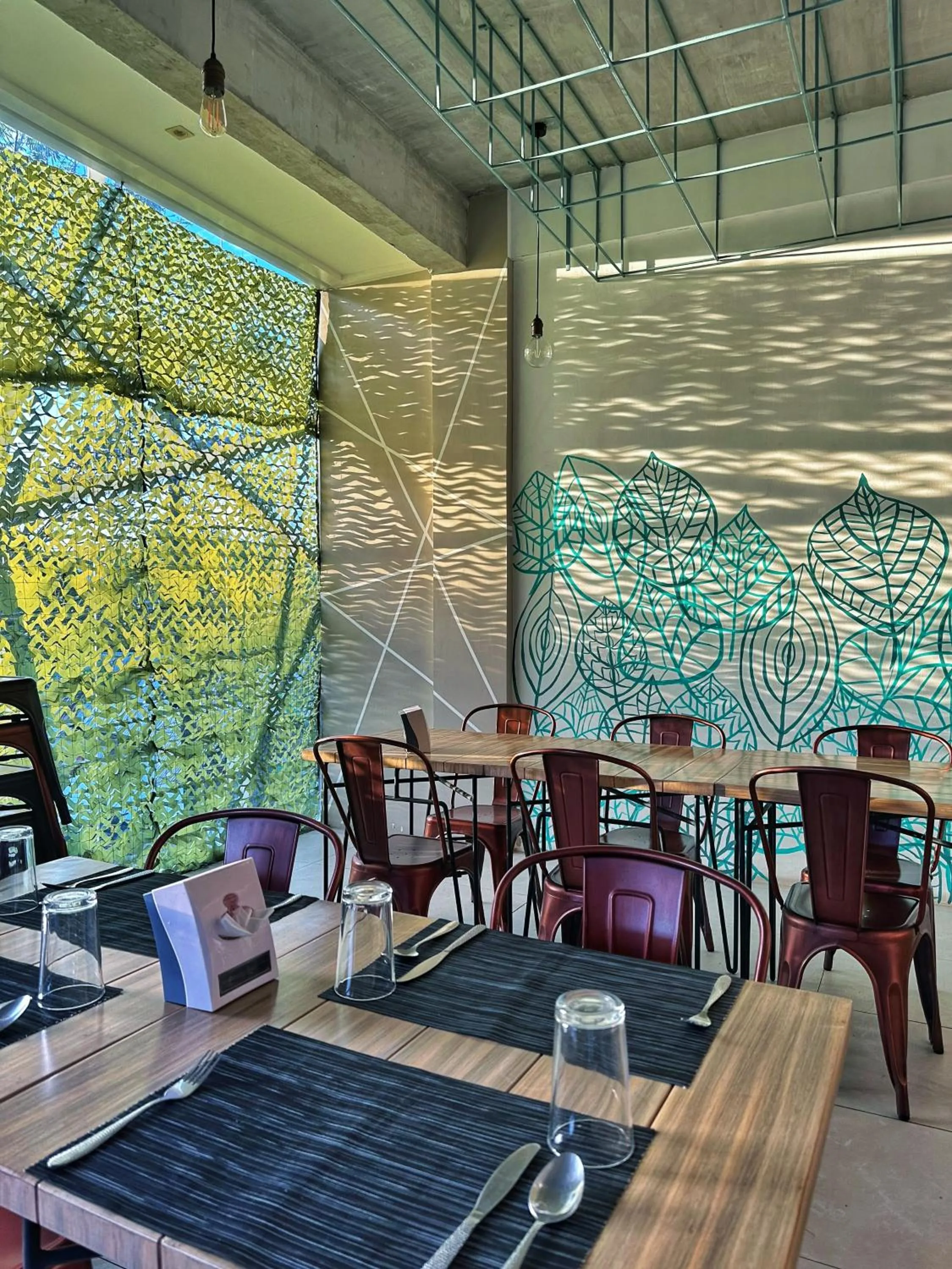 Restaurant/places to eat in Zenvea Hotel