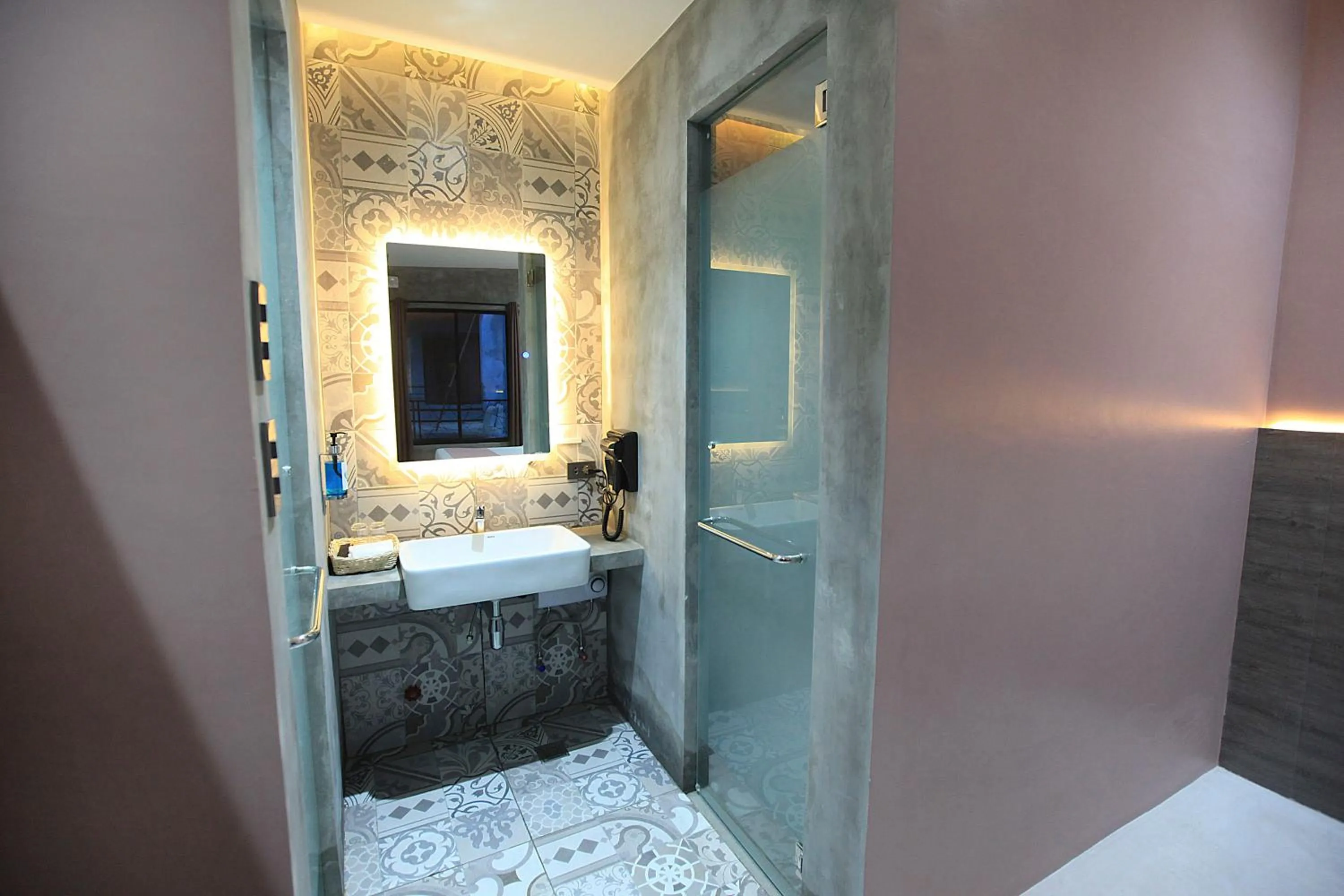 Bathroom in Zenvea Hotel