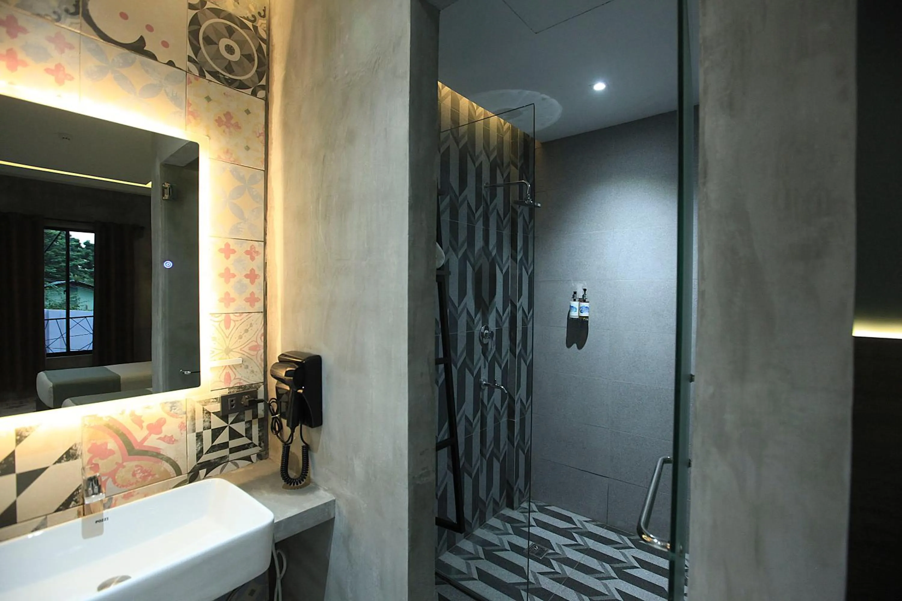Bathroom in Zenvea Hotel
