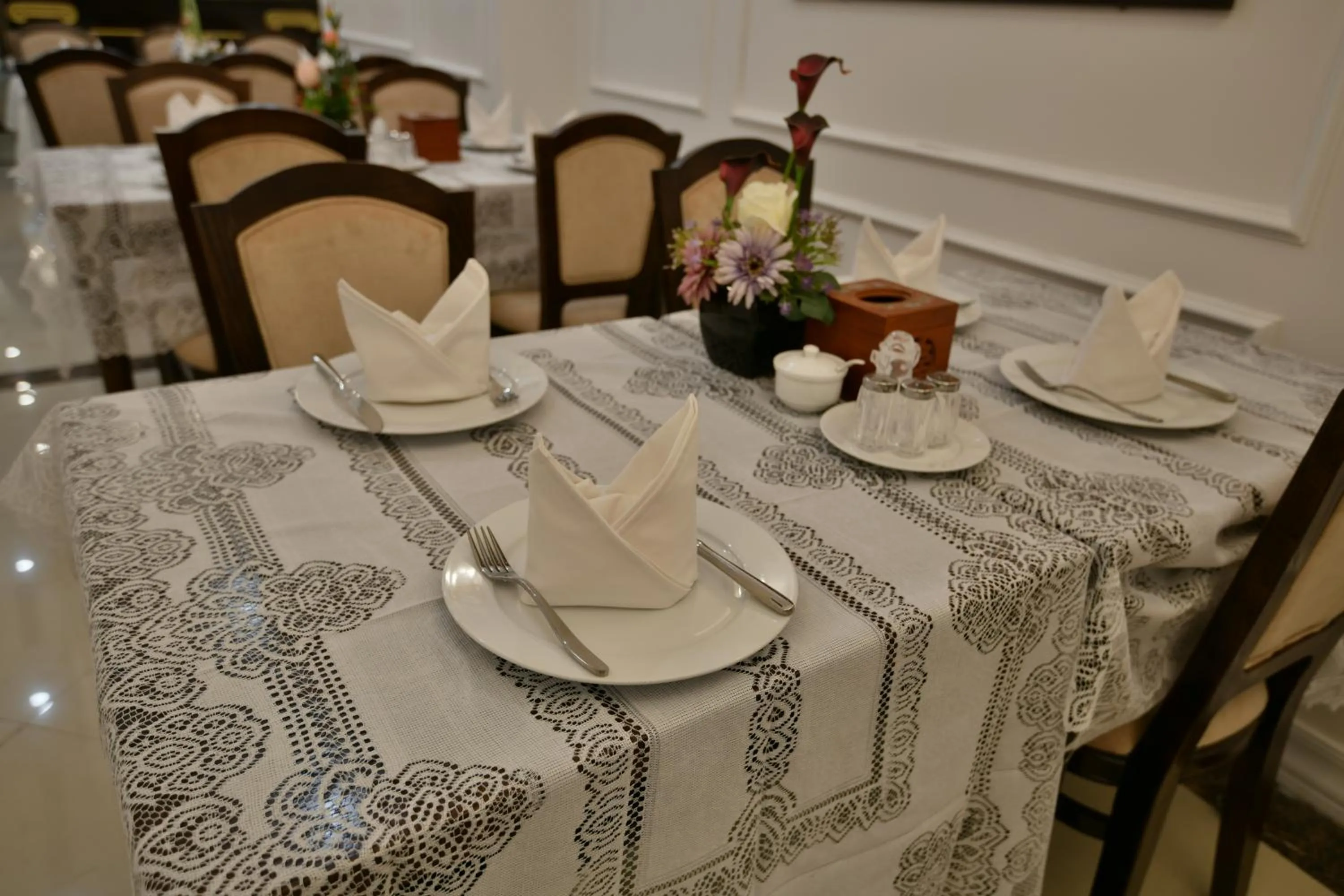 Restaurant/places to eat in Hanoi Sena Hotel & Travel