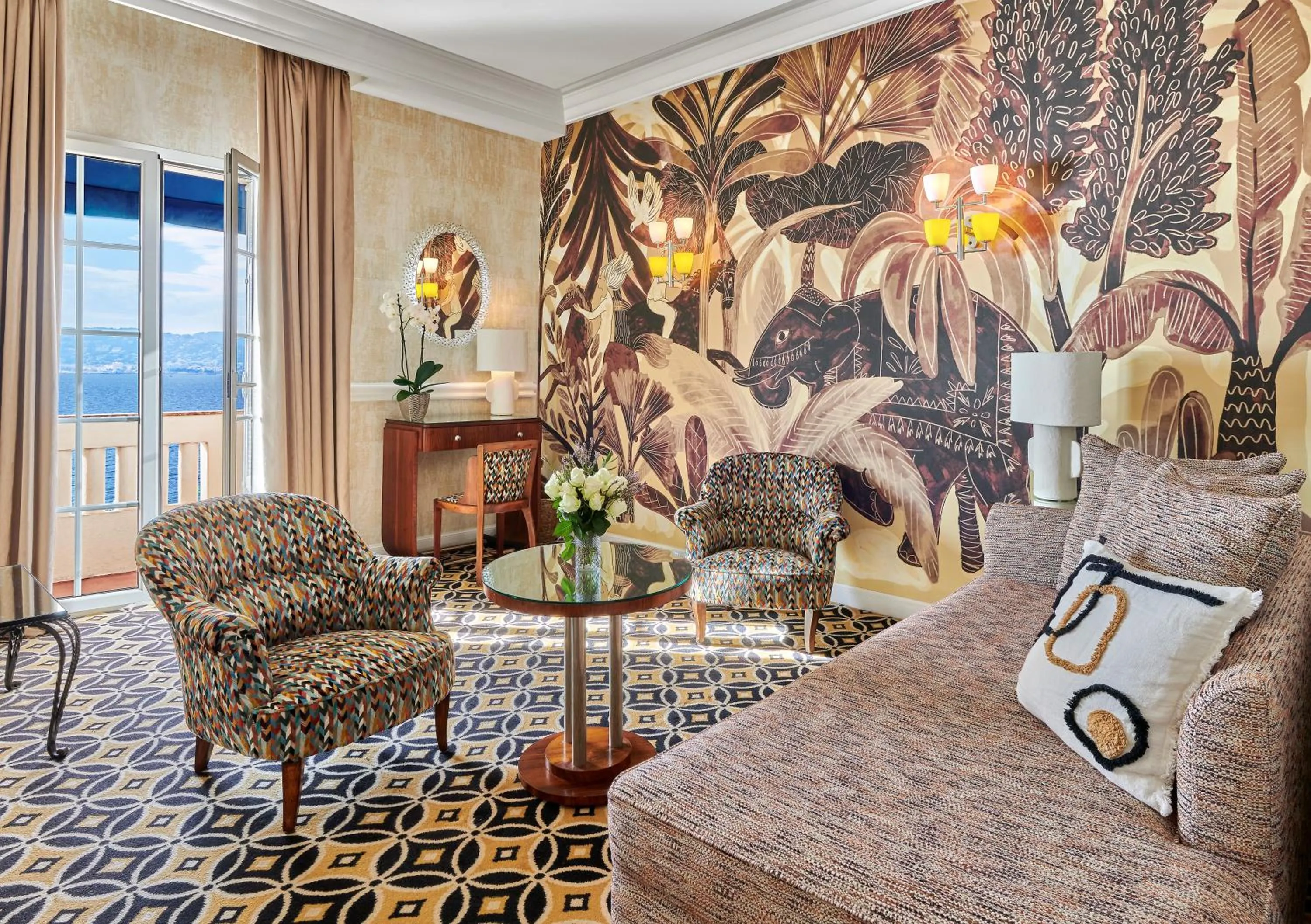 Living room in Hôtel Belles Rives