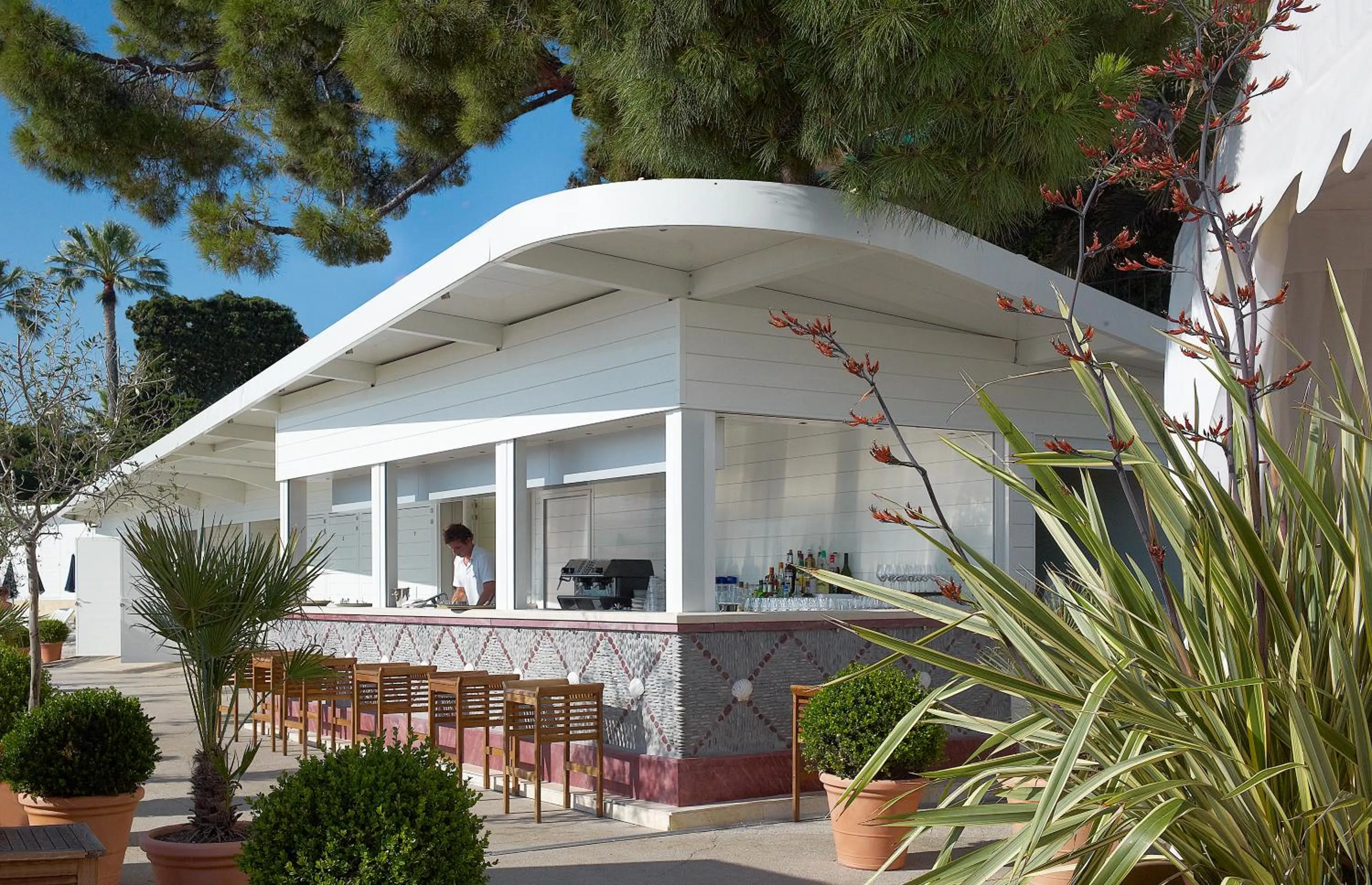 Lounge or bar in Hôtel Belles Rives