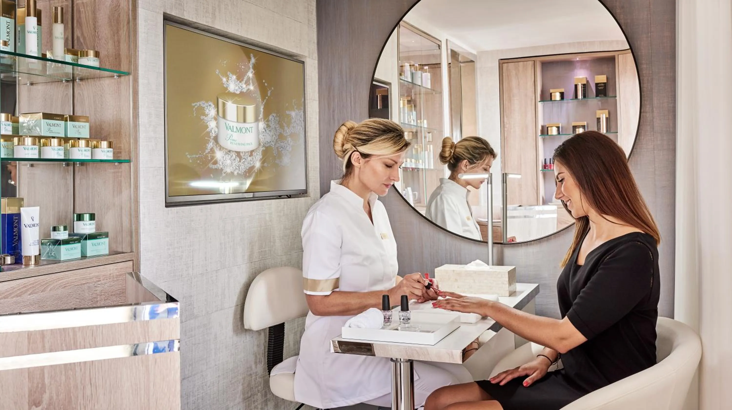 Spa and wellness centre/facilities in Hôtel Belles Rives