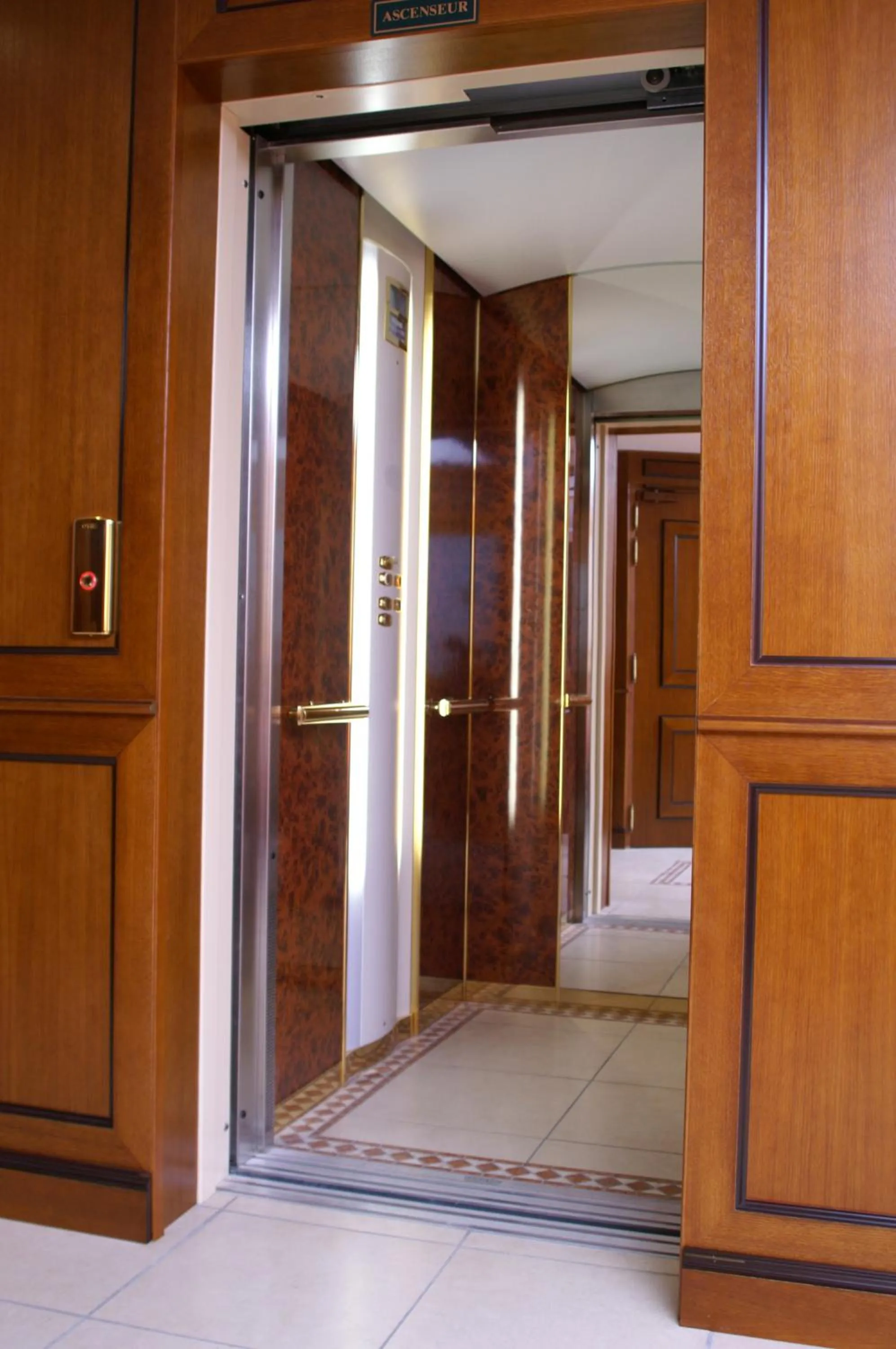 Lobby or reception in Coq hôtel