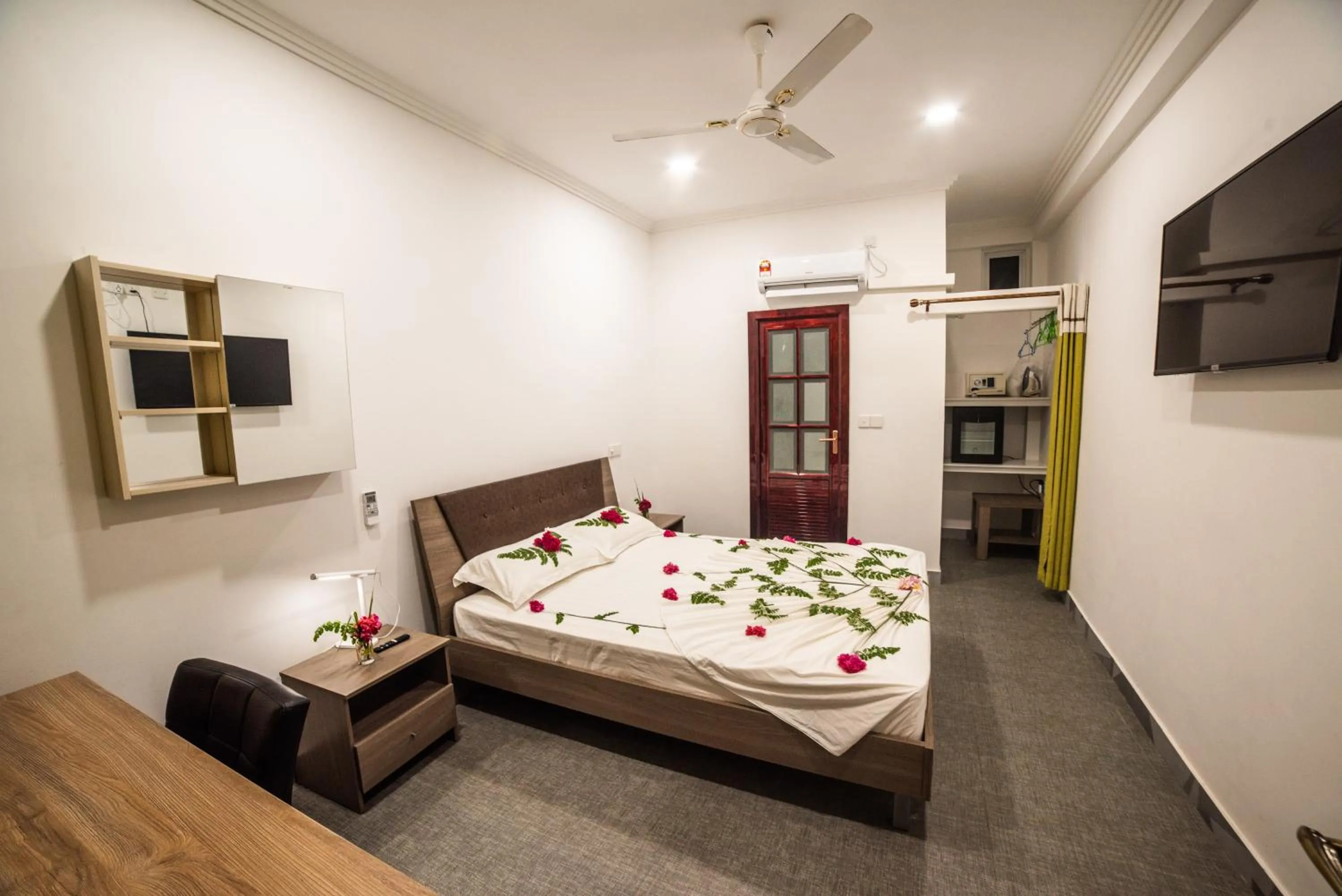 Photo of the whole room, Bed in Dhangethi INN