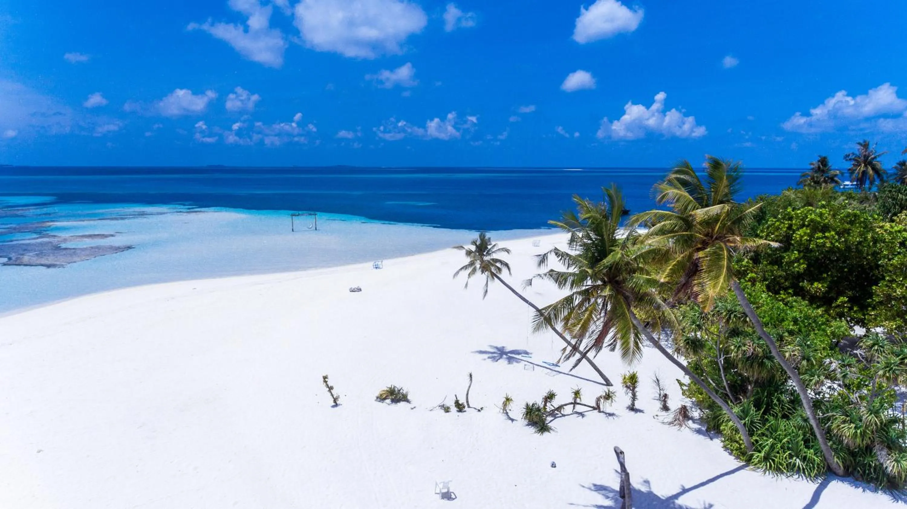Beach in Dhangethi INN