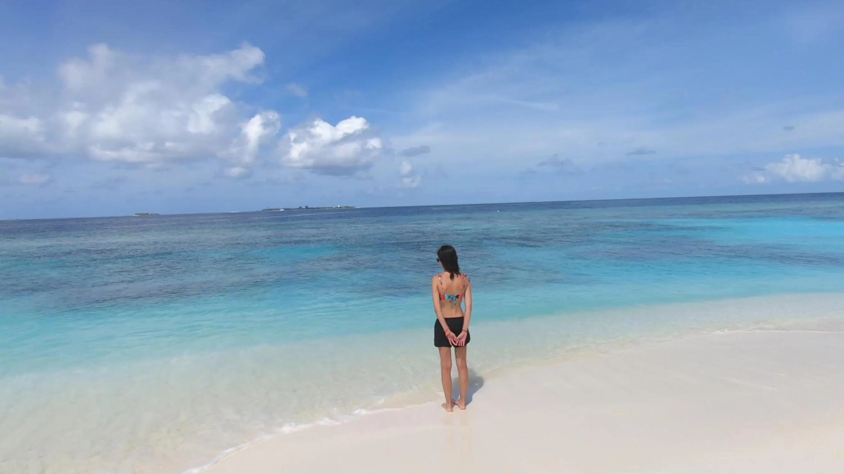 Beach in Dhangethi INN