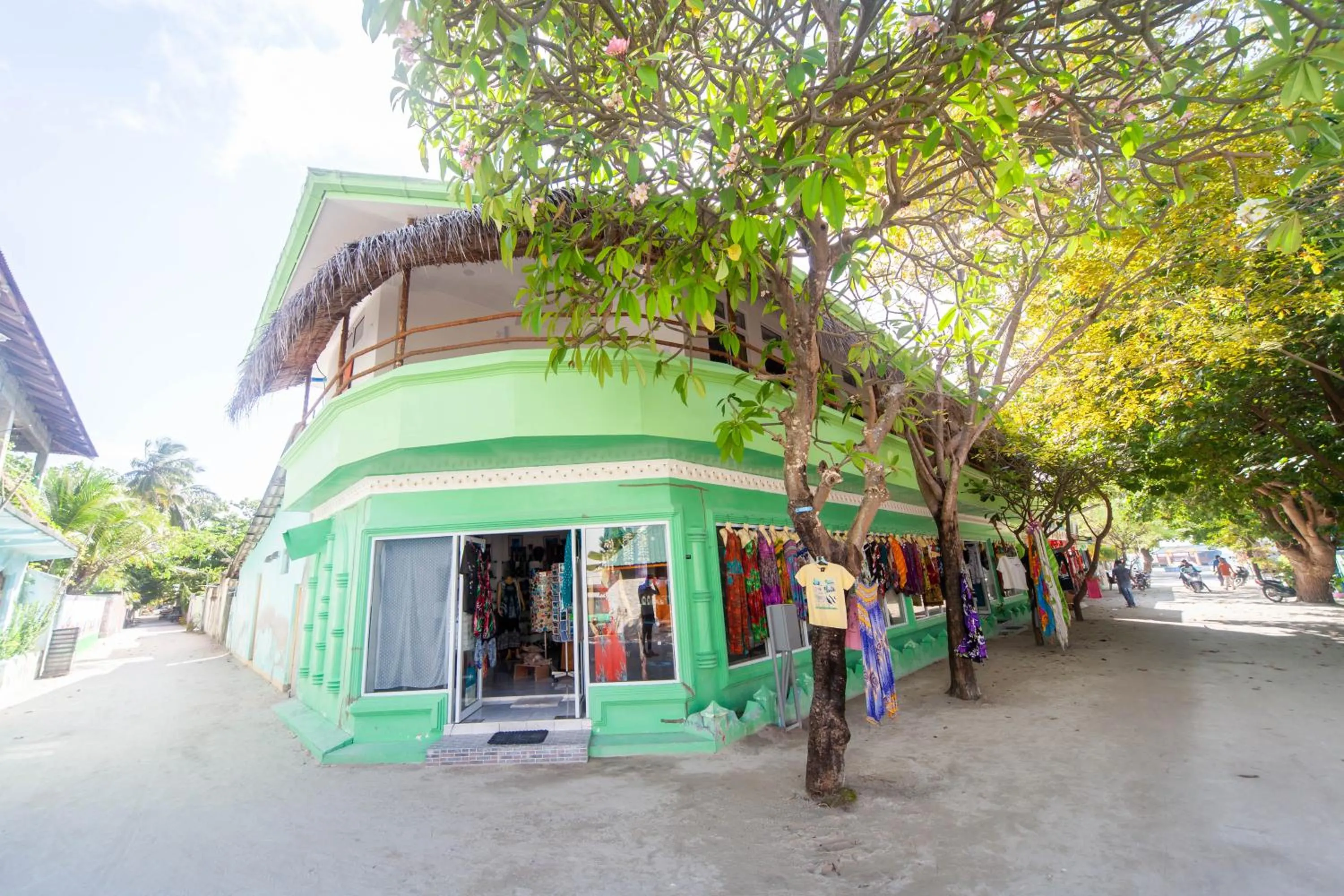 Facade/entrance in Dhangethi INN