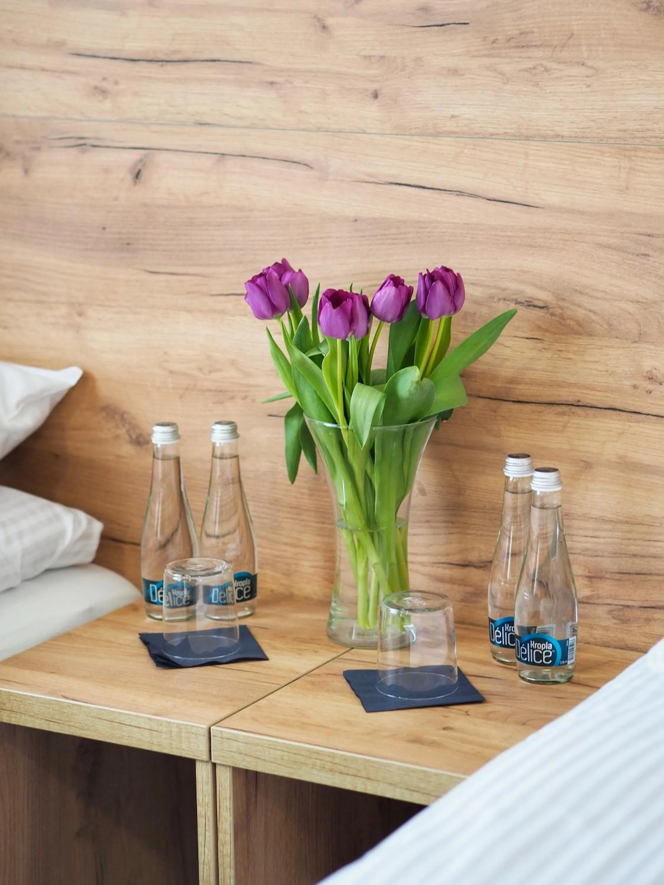 Seating area, Bed in S7 Hotel