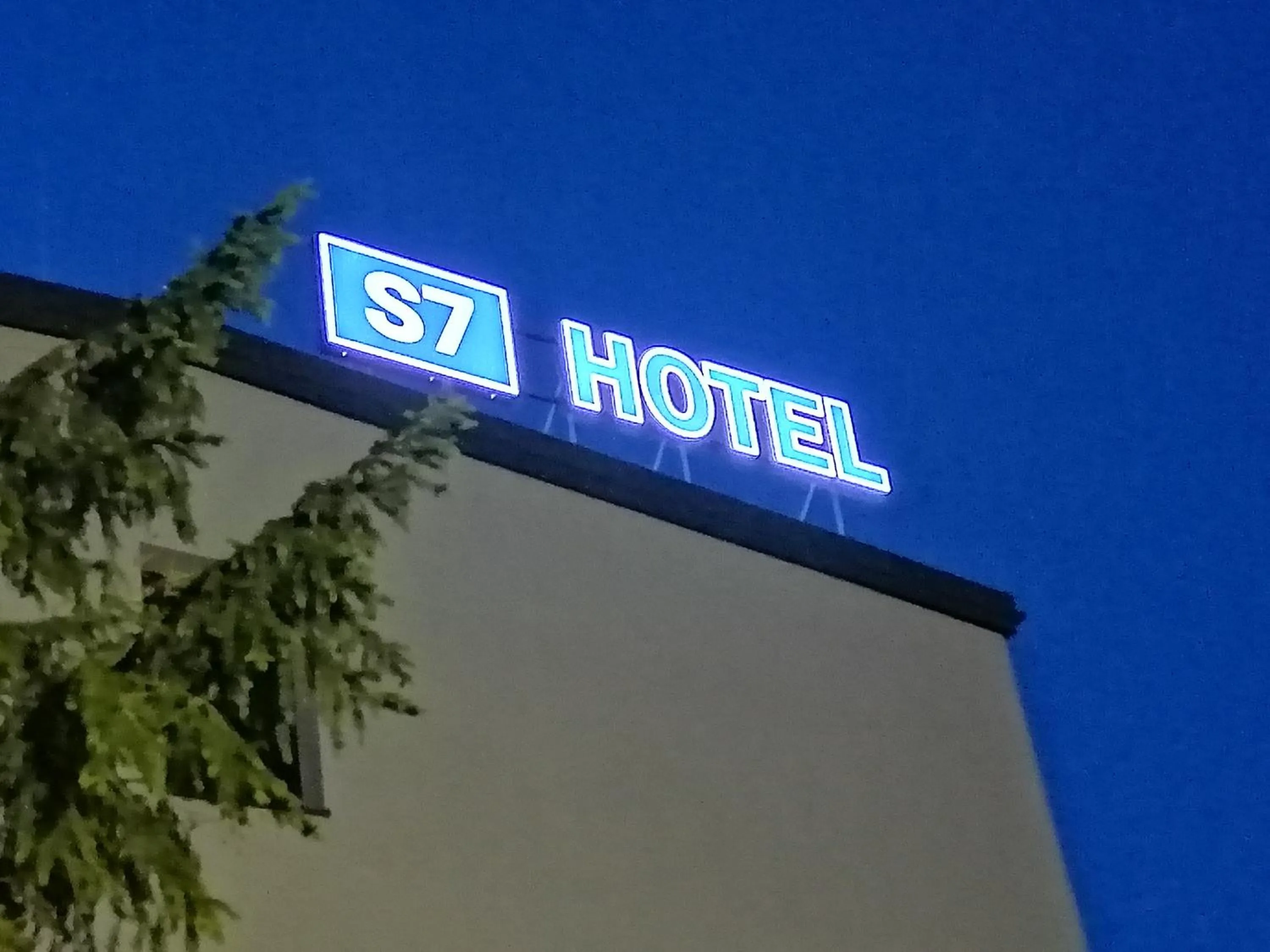 Logo/Certificate/Sign in S7 Hotel