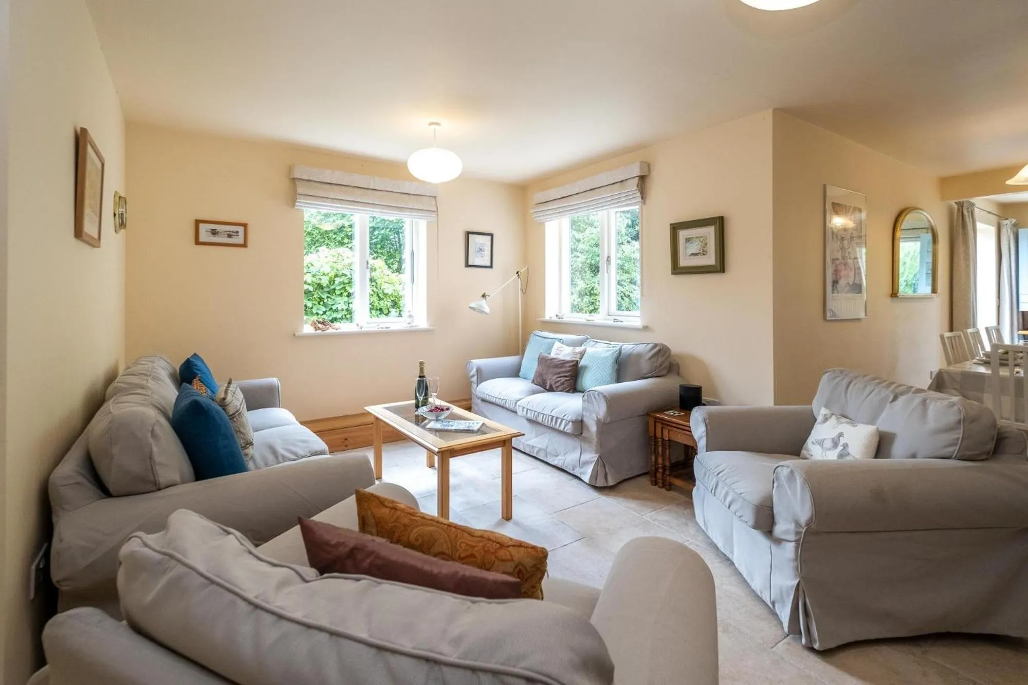 Property building in Willow House in Knodishall, Sleeps 7 - Only a short drive from Aldeburgh, Thorpeness & Snape Maltings - Managed by Aldeburgh Coastal Cottages