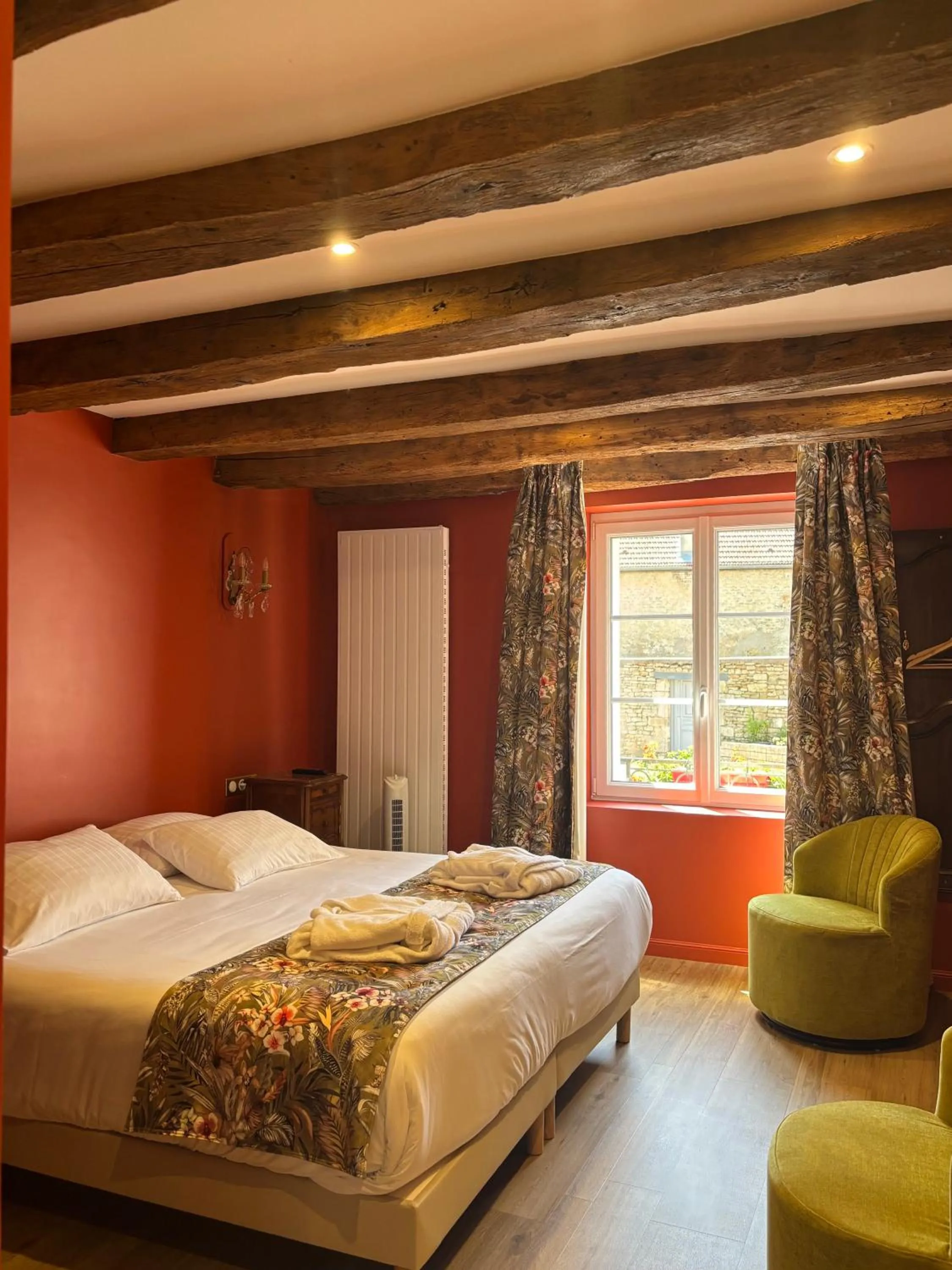 Bed in Hotel De La Poste