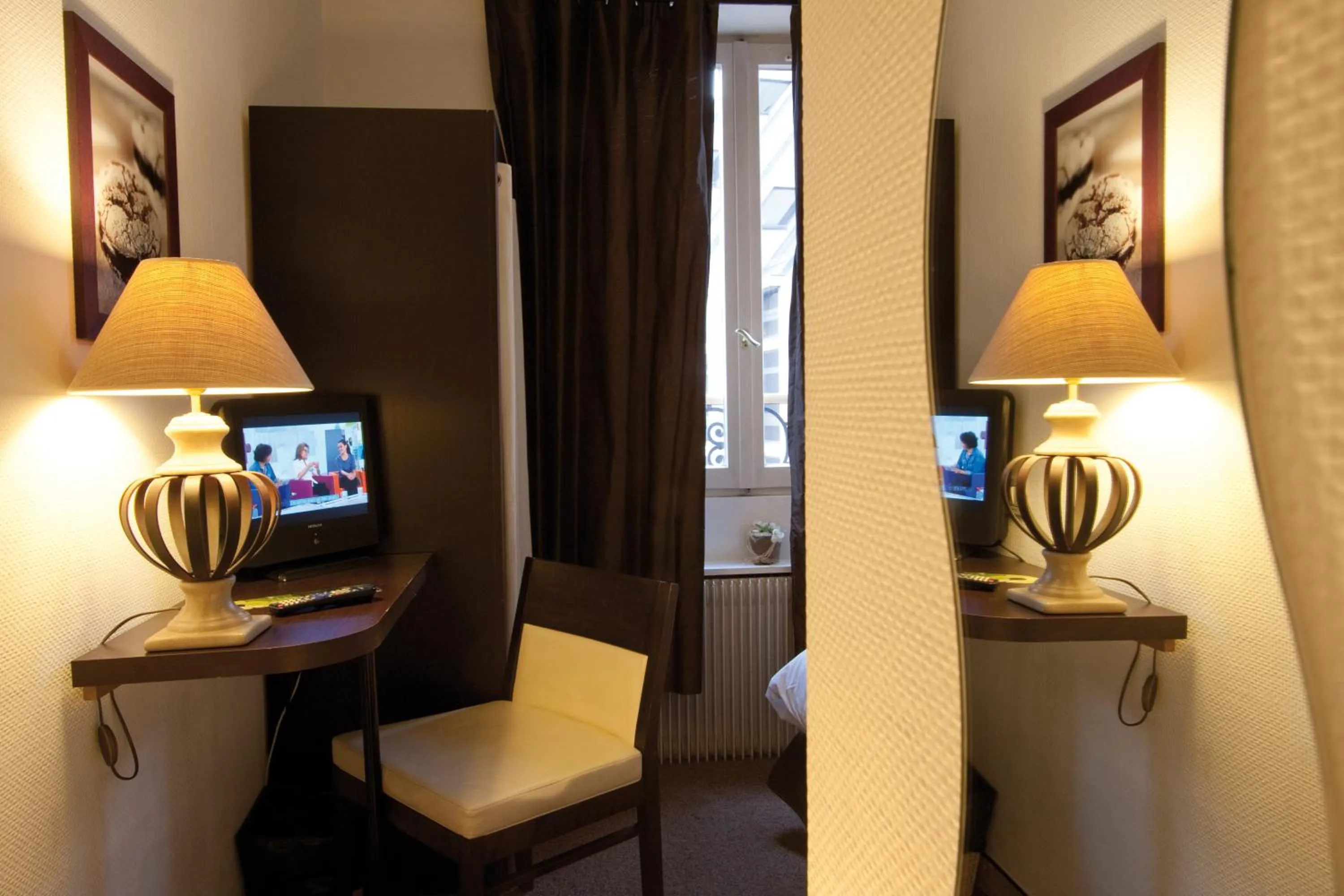 TV and multimedia in Le Kléber Hôtel