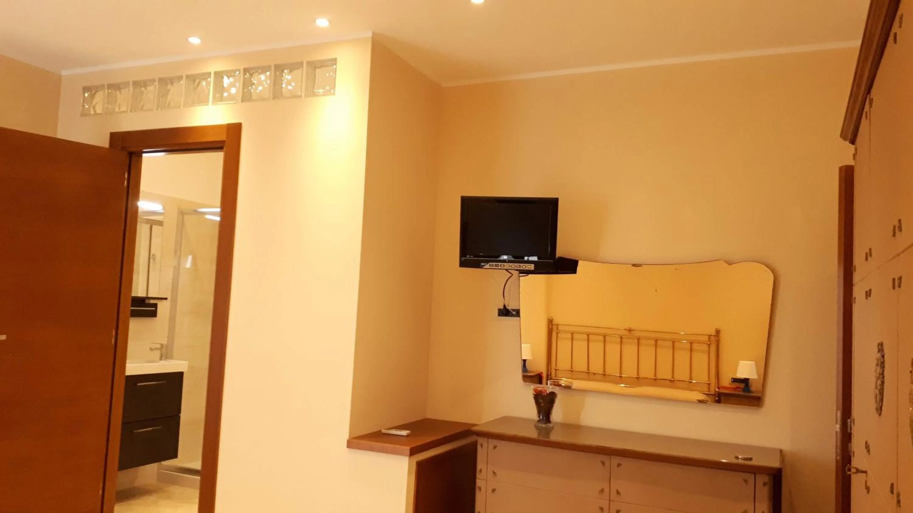 TV and multimedia in b&b aurora