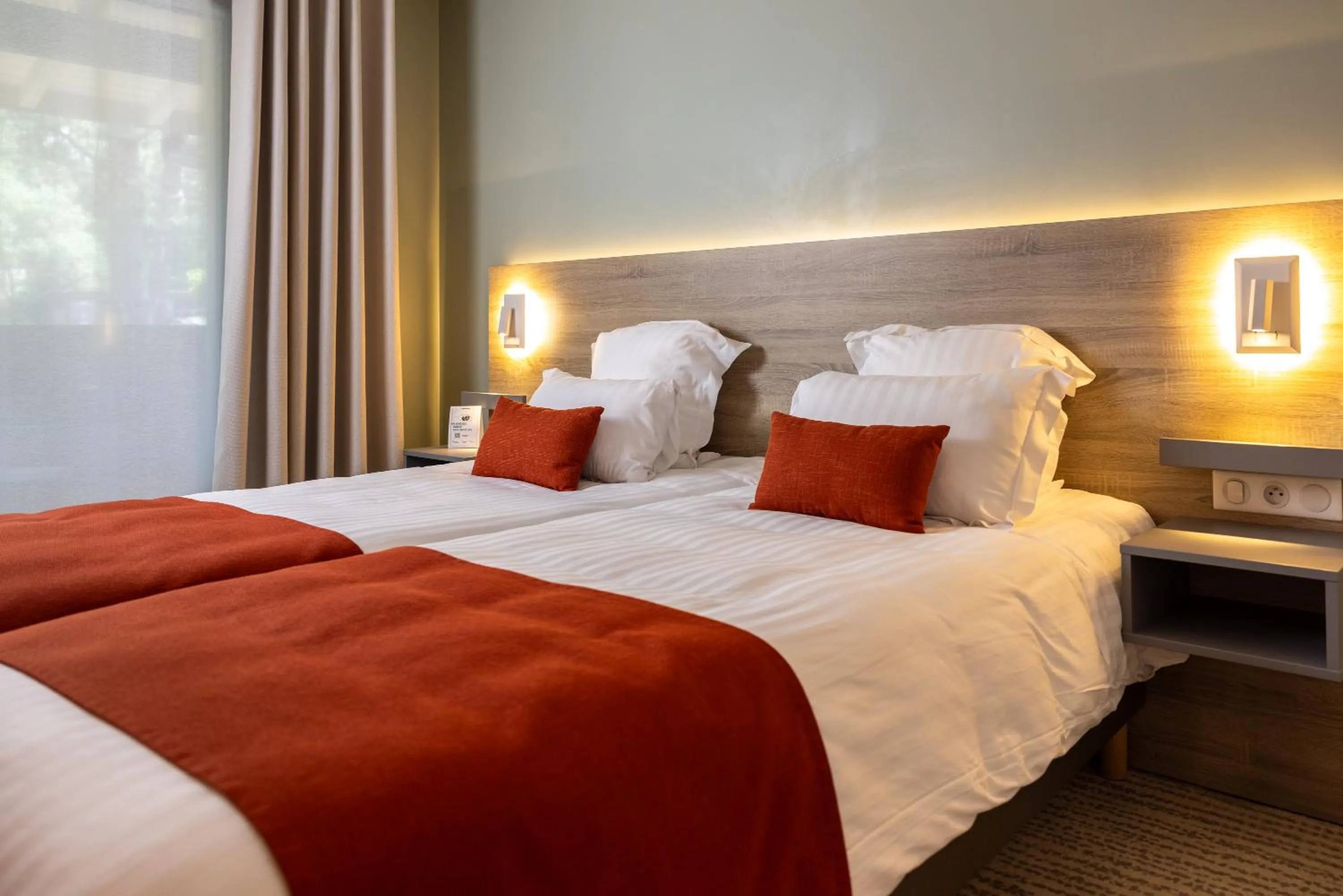 Bed in Hôtel & Spa Vitalparc, The Originals Collection