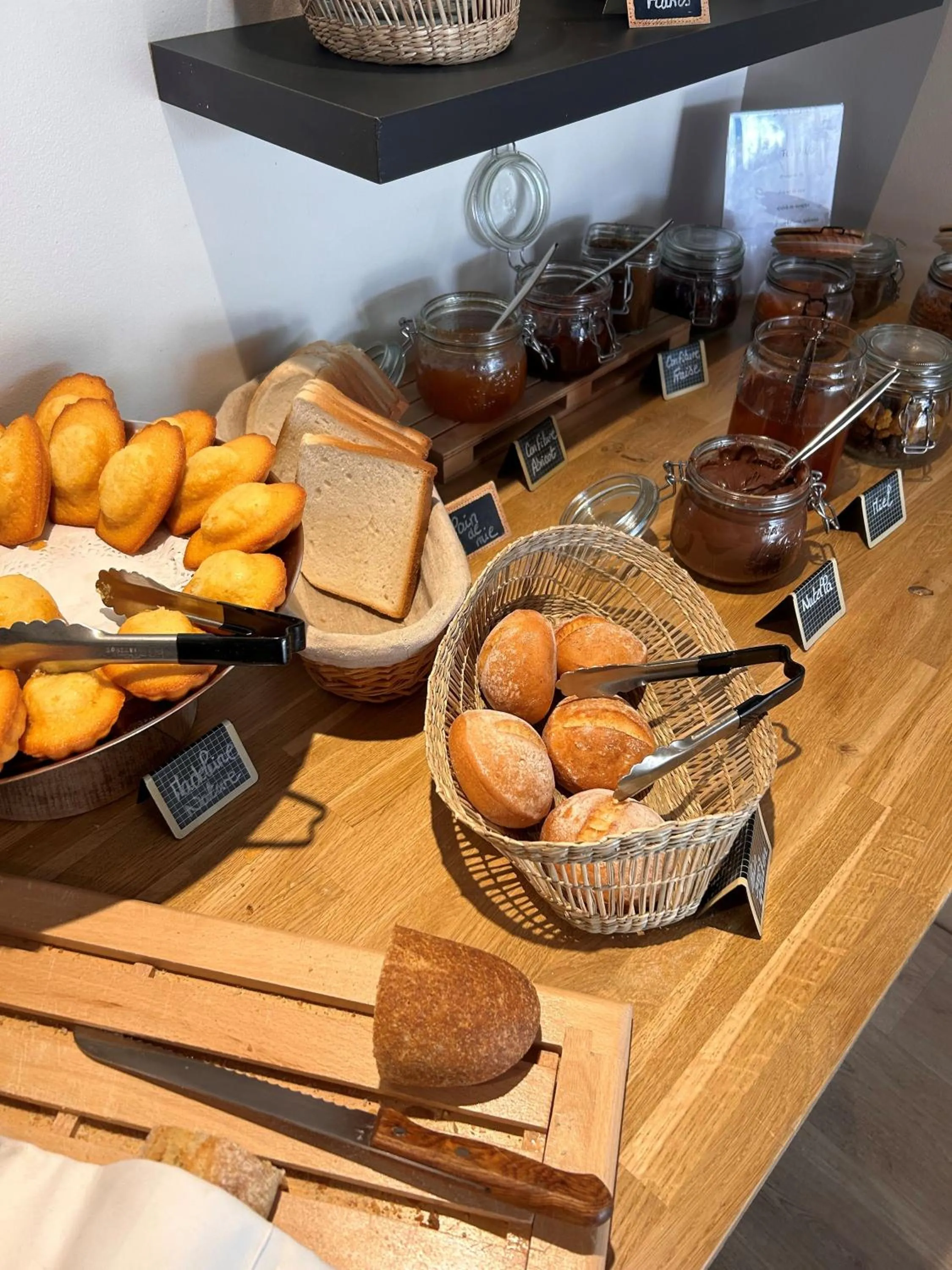 Continental breakfast in Hôtel & Spa Vitalparc, The Originals Collection